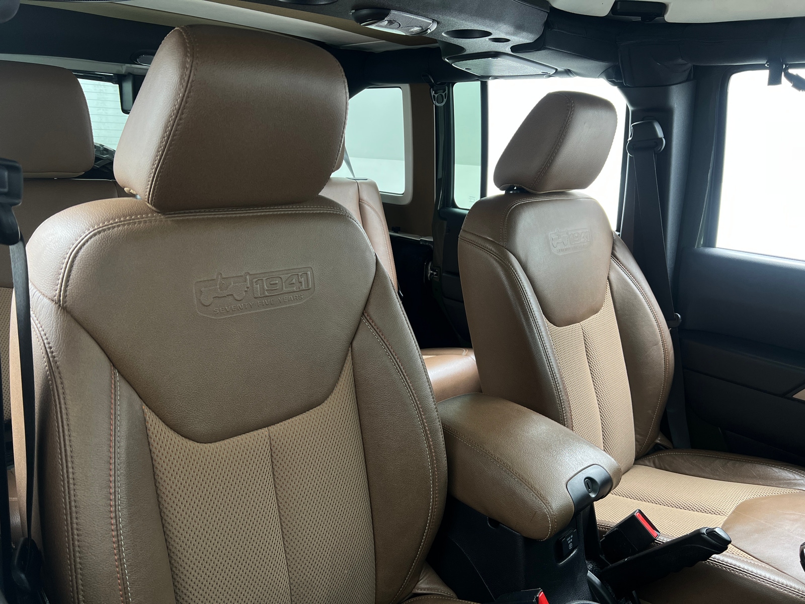 Thumbnail: 2016 Jeep Wrangler - 6