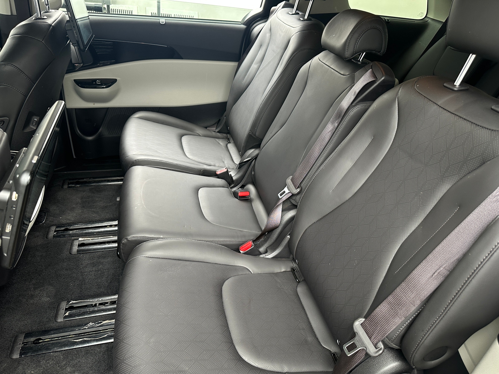 Thumbnail: 2022 Kia Carnival - 5