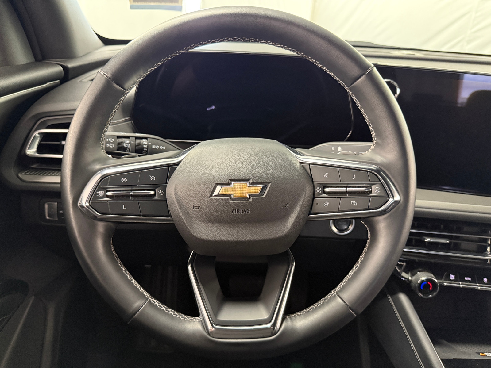 Thumbnail: 2024 Chevrolet Traverse - 5