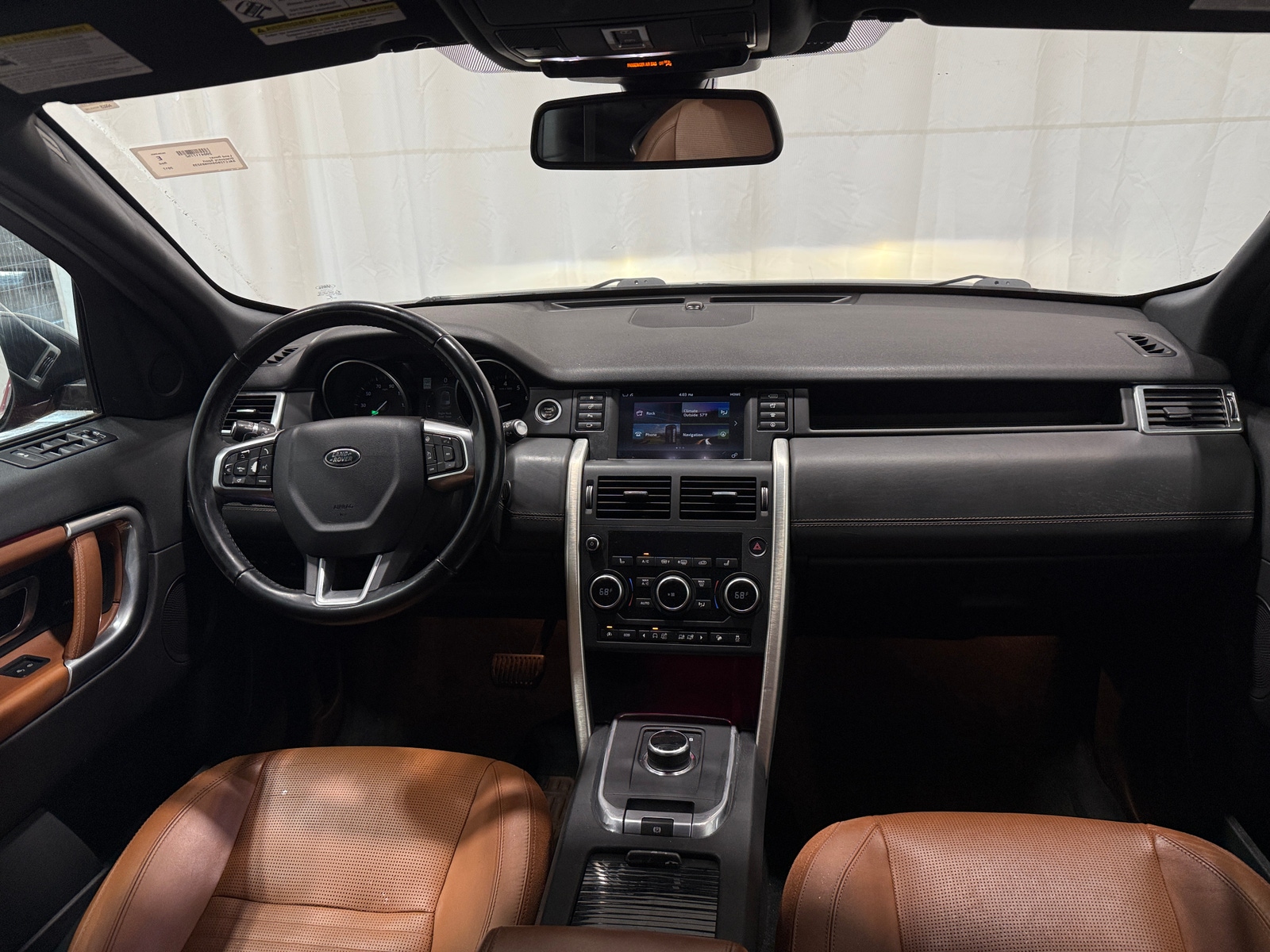 Thumbnail: 2017 Land Rover Discovery Sport - 2