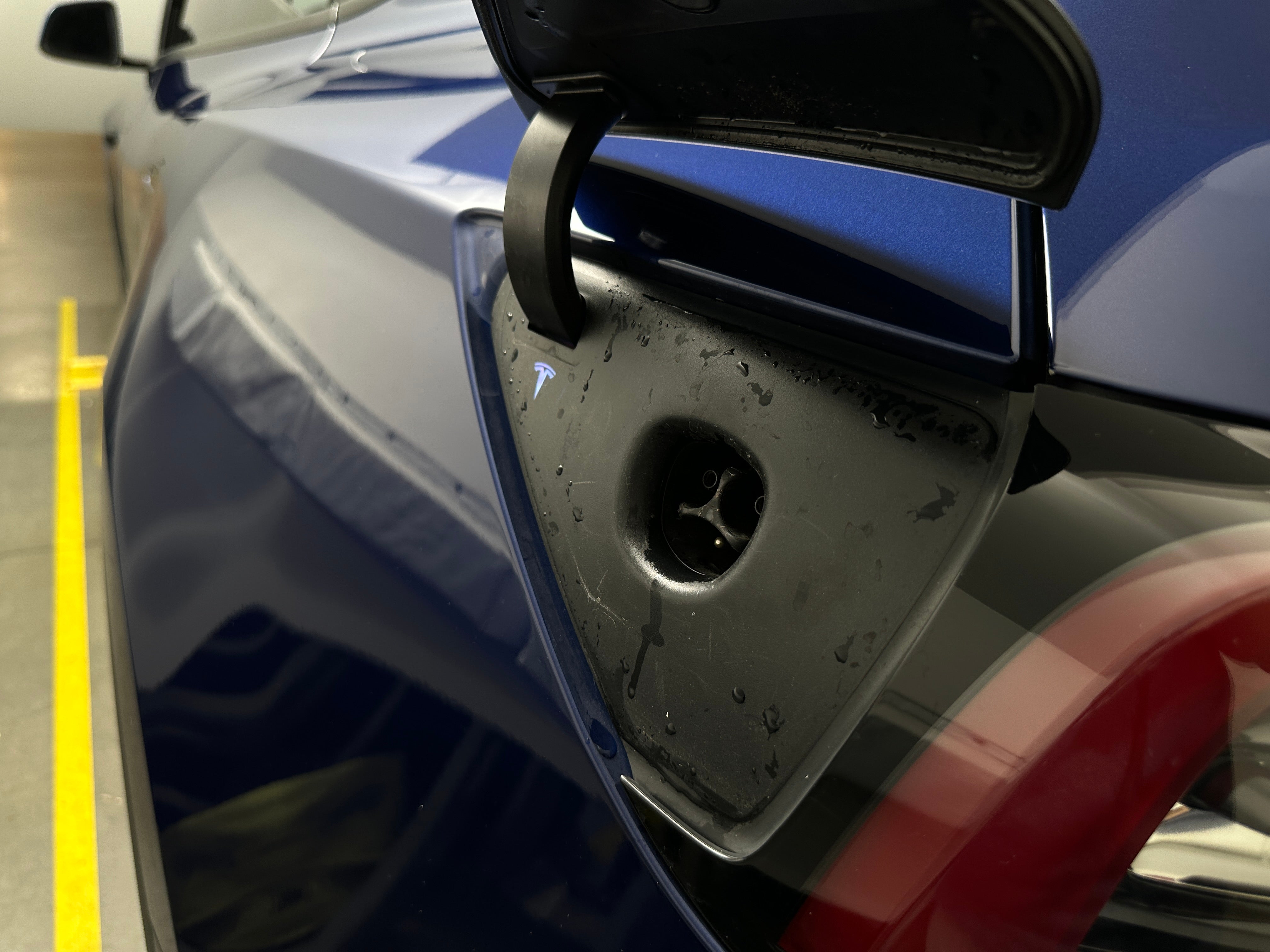 Used 2023 Tesla Model Y Long Range with VIN 7SAYGDEEXPA137226 for sale in Oak Creek, WI