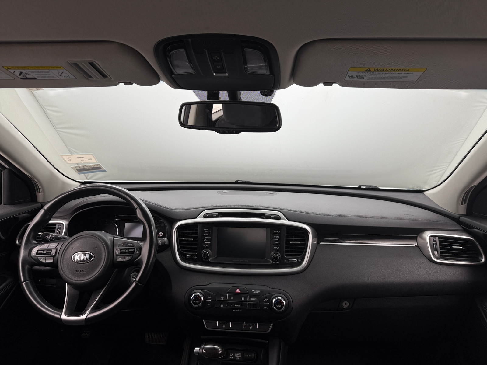 Thumbnail: 2017 Kia Sorento - 3
