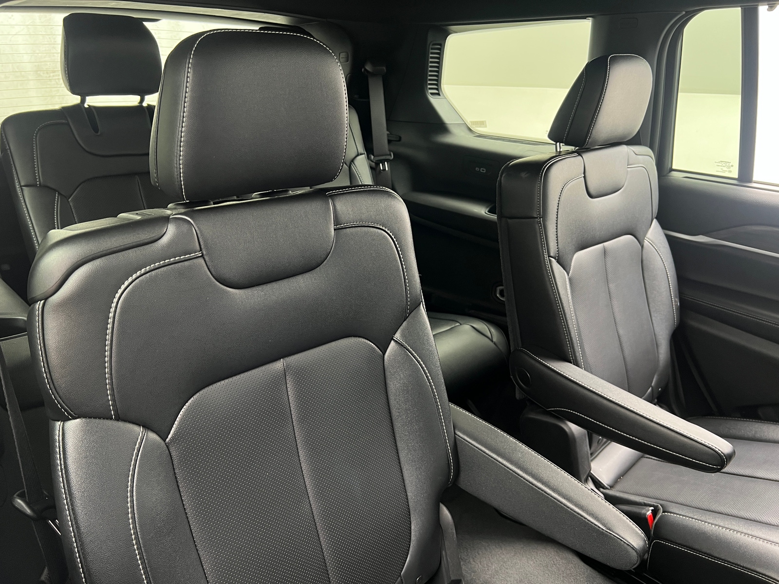 Thumbnail: 2024 Jeep Grand Cherokee L - 5