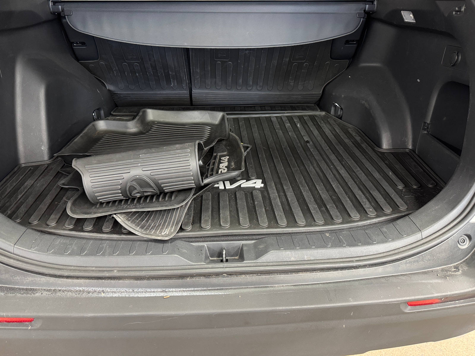 Thumbnail: 2019 Toyota RAV4 - 7