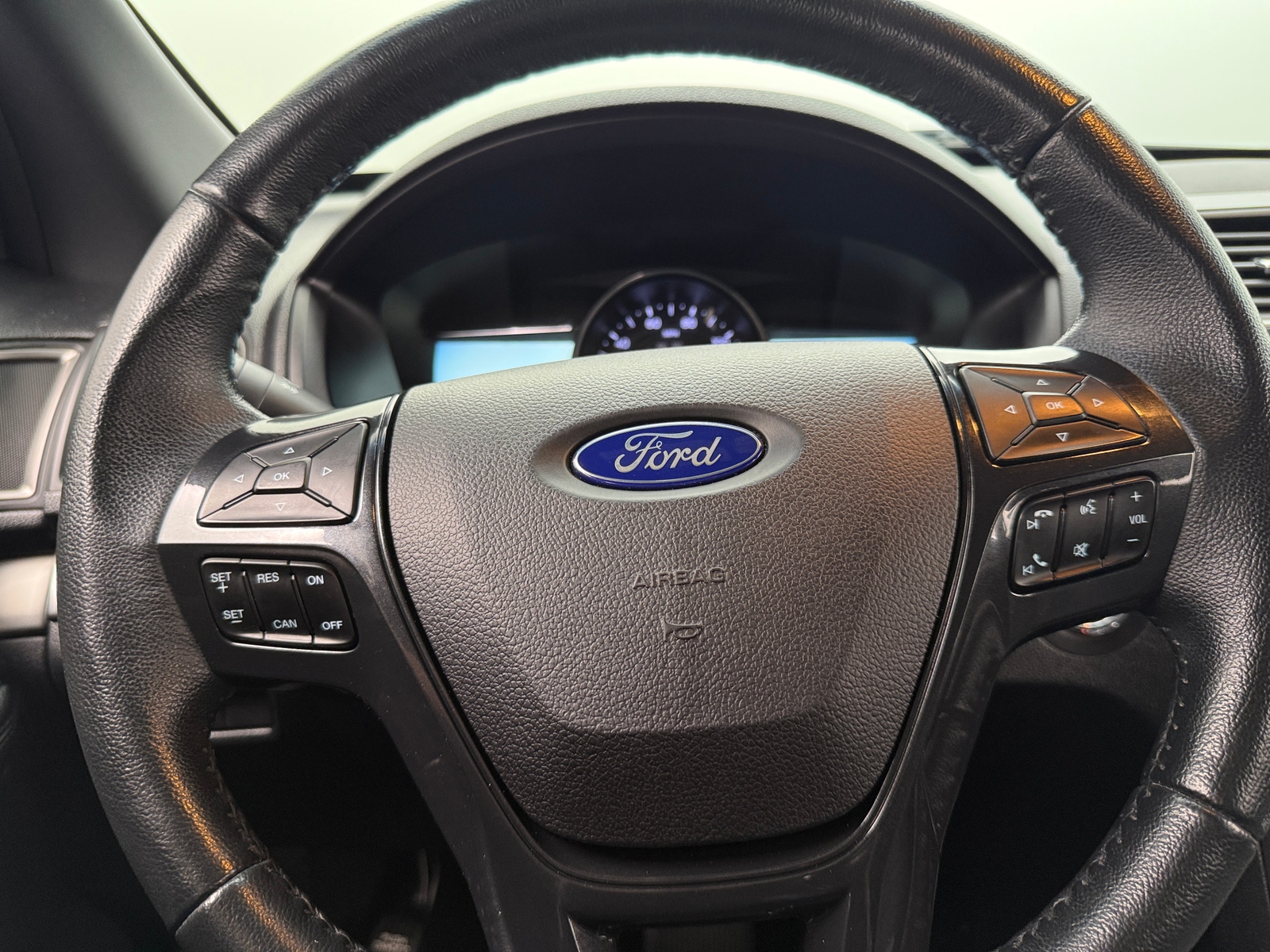 Thumbnail: 2018 Ford Explorer - 5