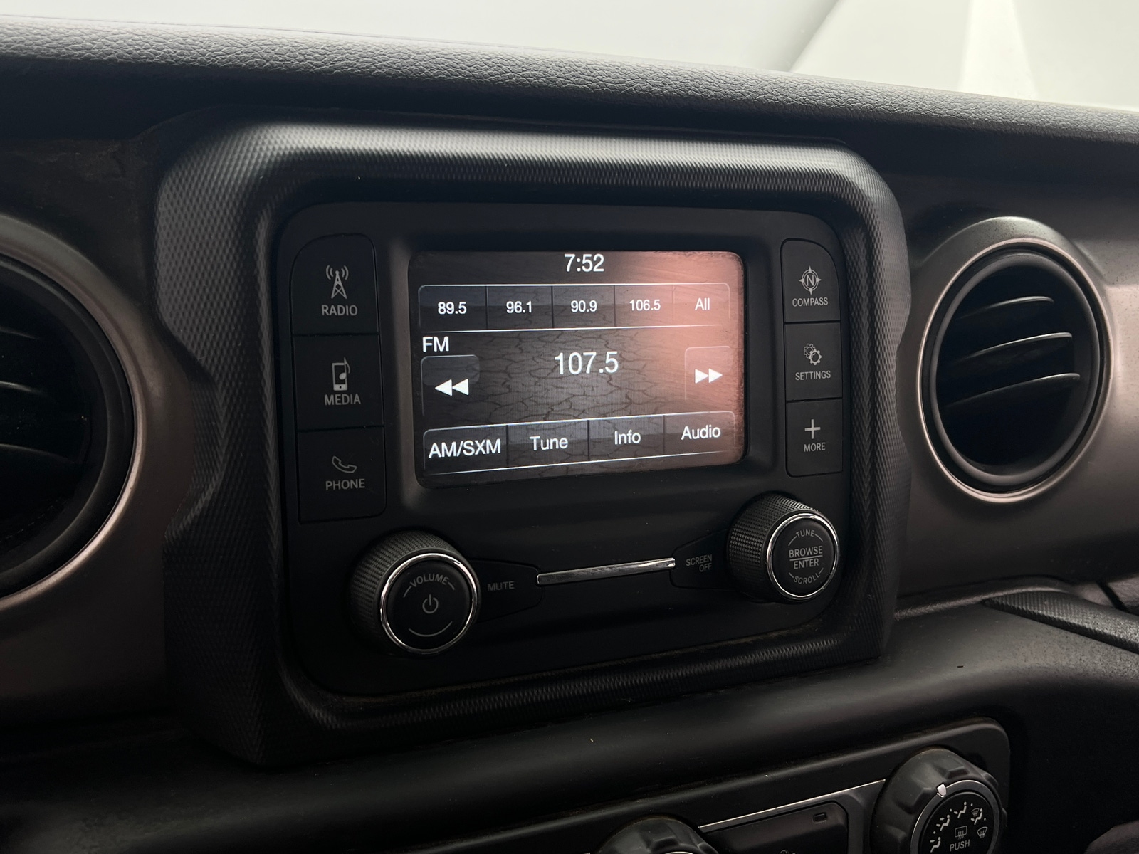 Thumbnail: 2018 Jeep Wrangler - 4