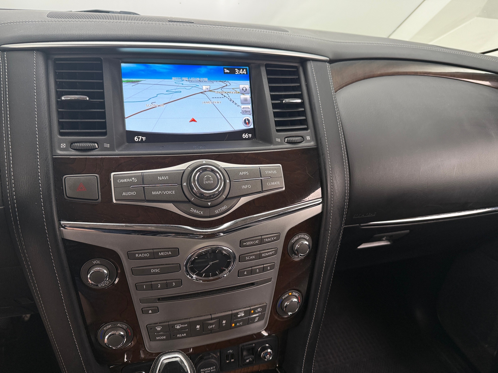Thumbnail: 2019 INFINITI QX80 - 3