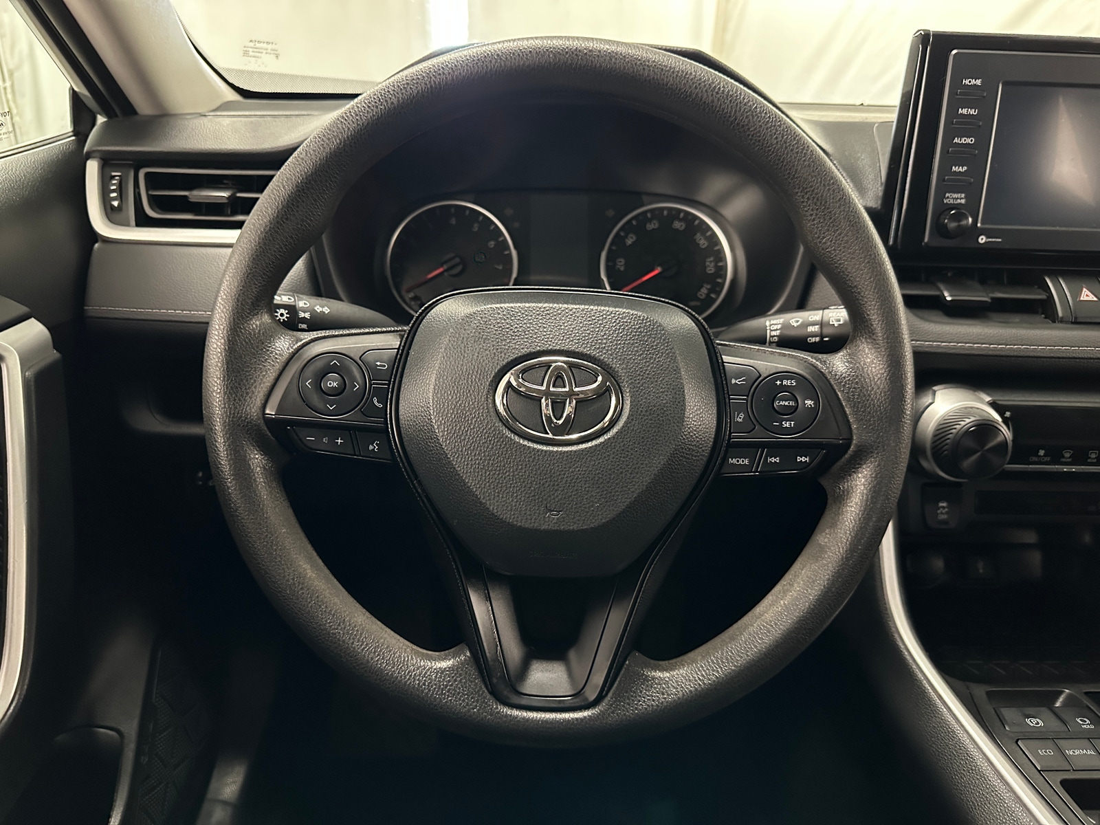 Thumbnail: 2022 Toyota RAV4 - 5
