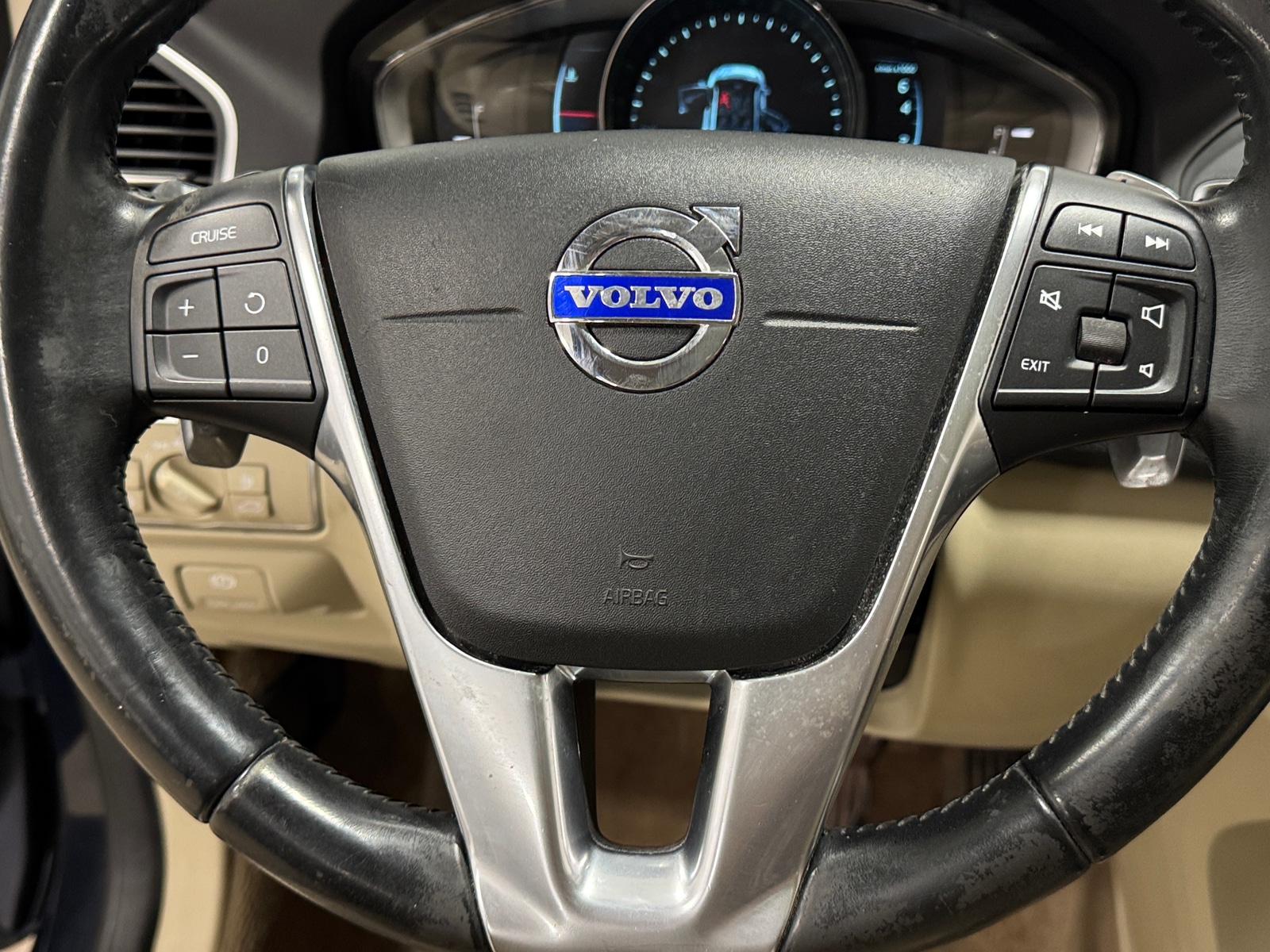 Thumbnail: 2015 Volvo XC60 - 4