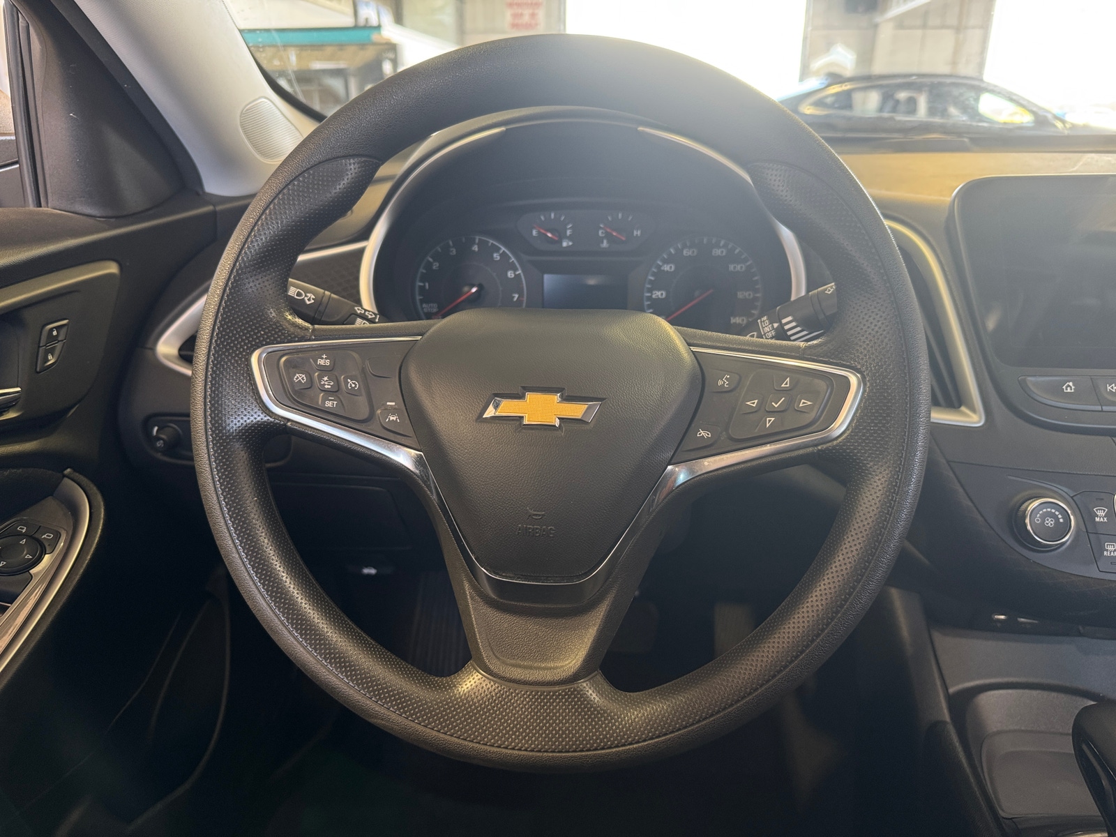 Thumbnail: 2023 Chevrolet Malibu - 5