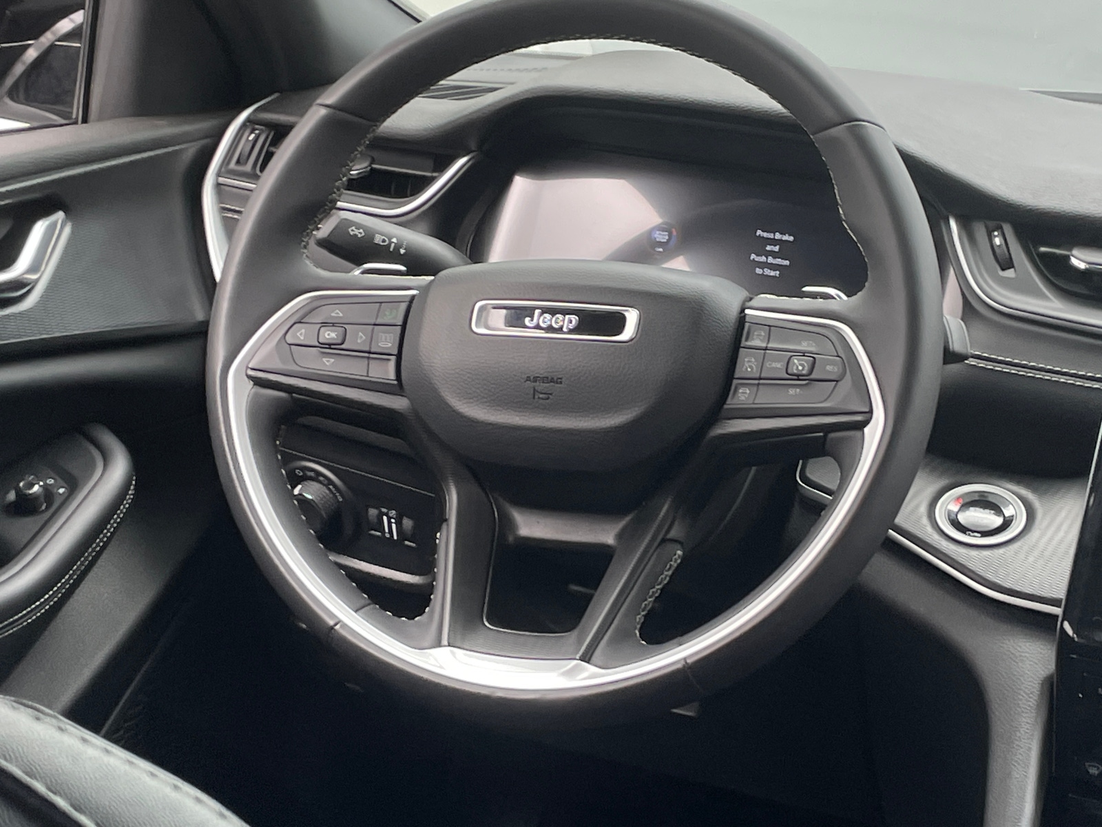 Thumbnail: 2024 Jeep Grand Cherokee L - 4