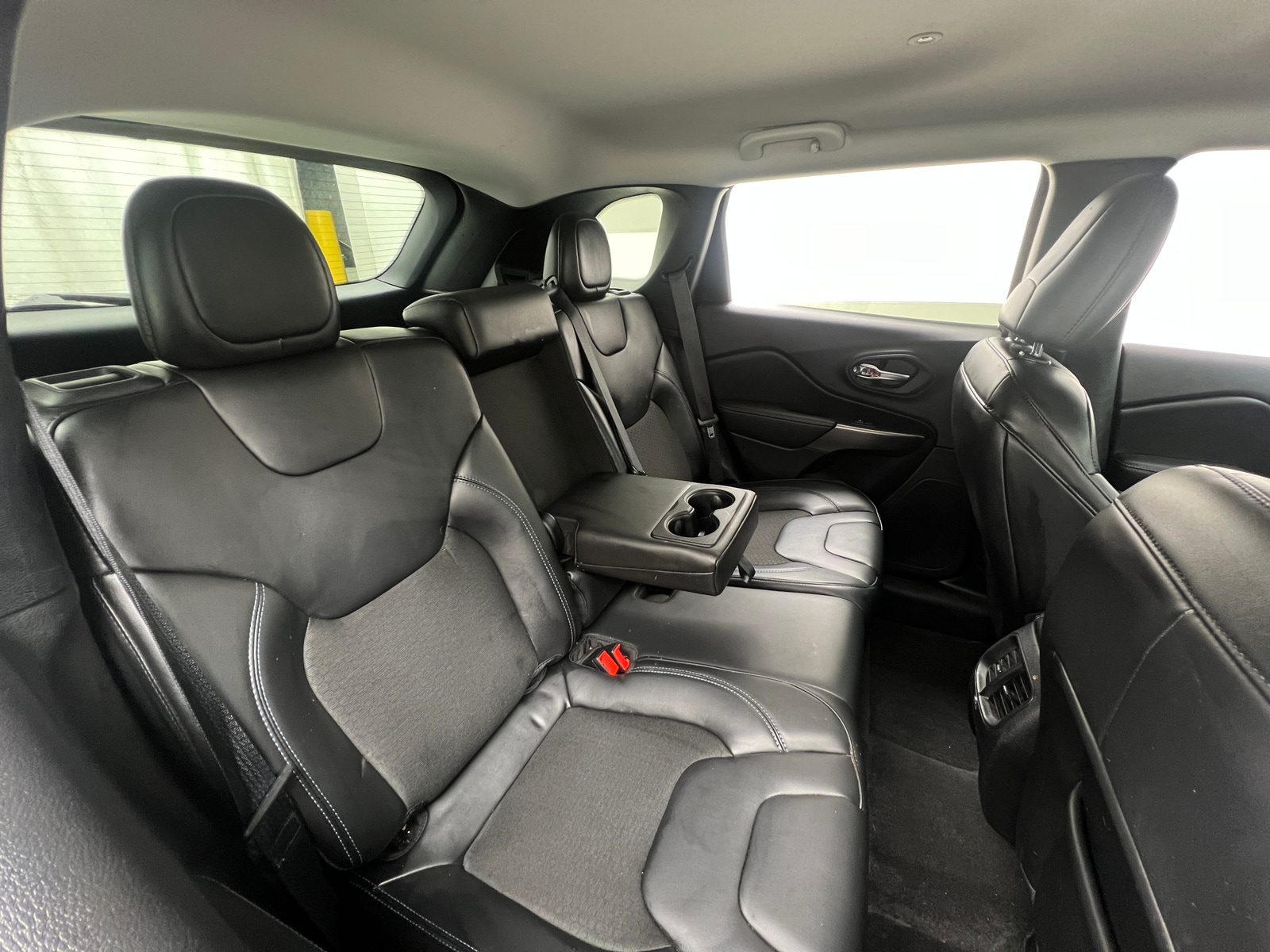 Thumbnail: 2020 Jeep Cherokee - 6