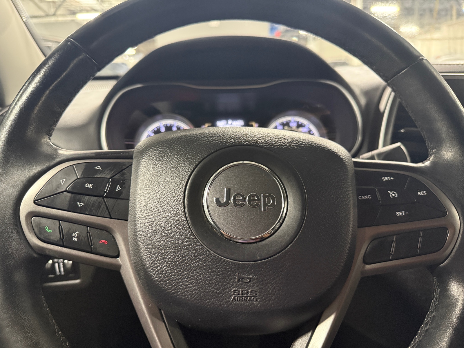Thumbnail: 2020 Jeep Cherokee - 5