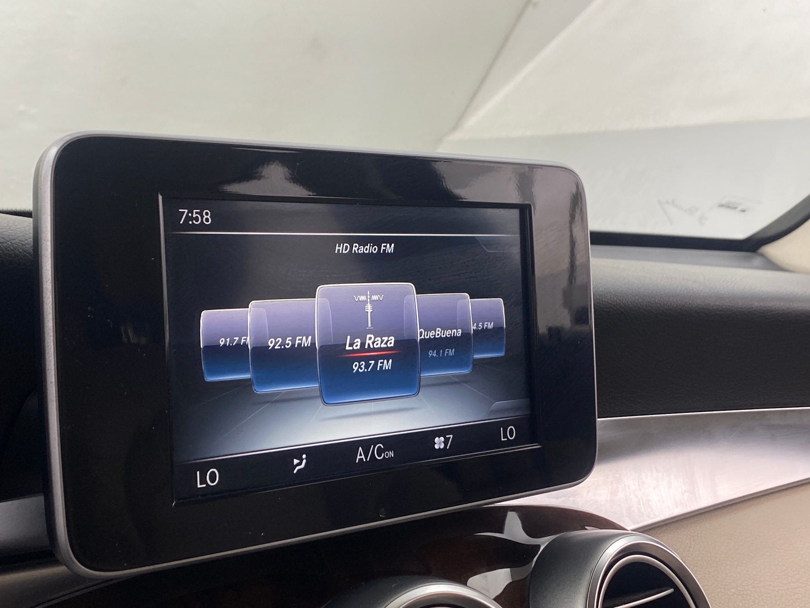 Thumbnail: 2017 Mercedes-Benz GLC - 3