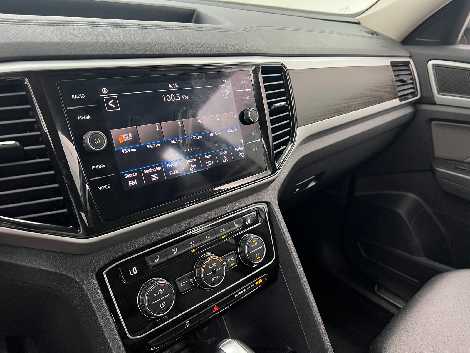 Thumbnail: 2023 Volkswagen Atlas - 3