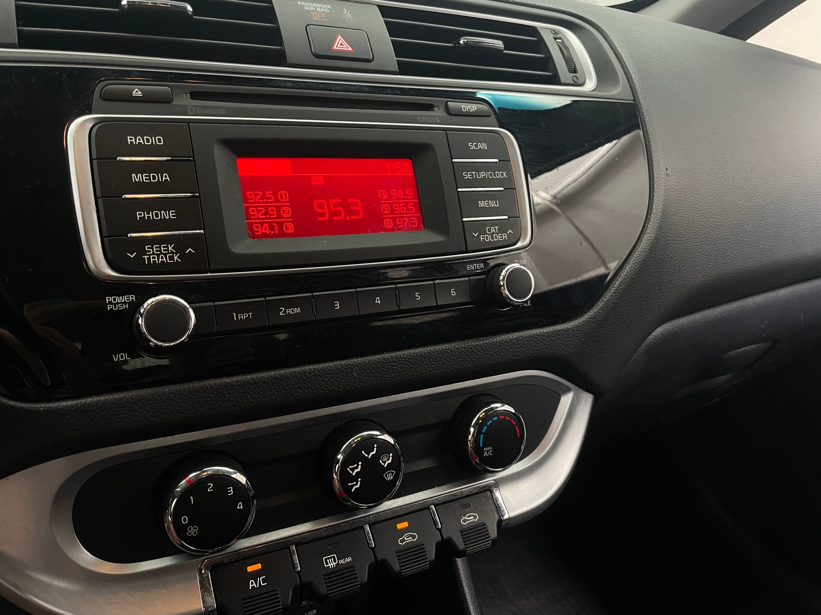 Thumbnail: 2017 Kia Rio - 4