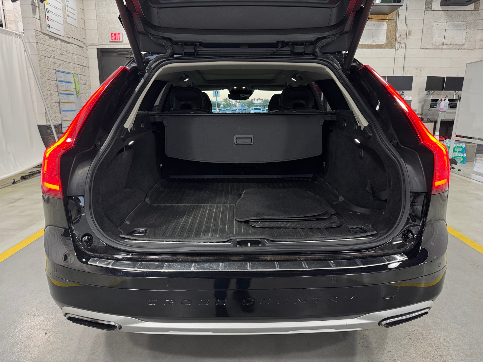 Thumbnail: 2020 Volvo V90 - 6
