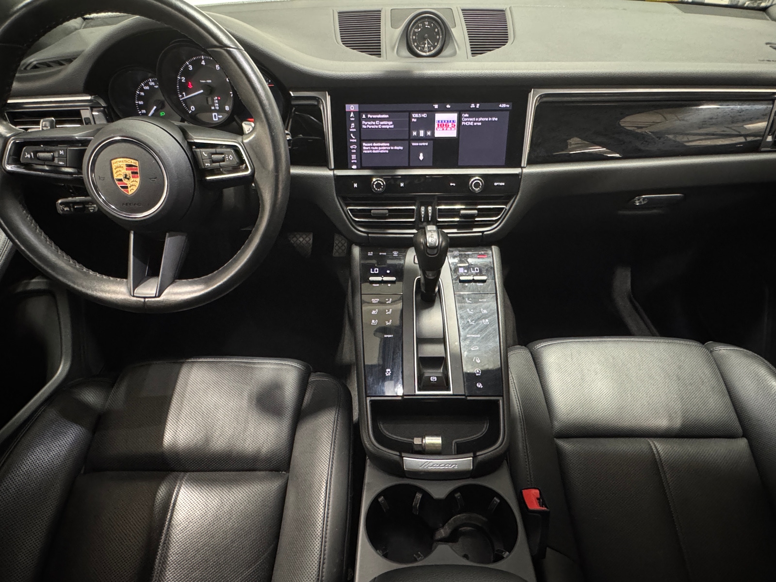 Thumbnail: 2023 Porsche Macan - 2