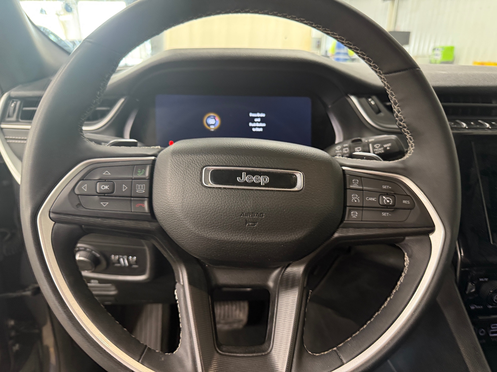 Thumbnail: 2024 Jeep Grand Cherokee L - 4