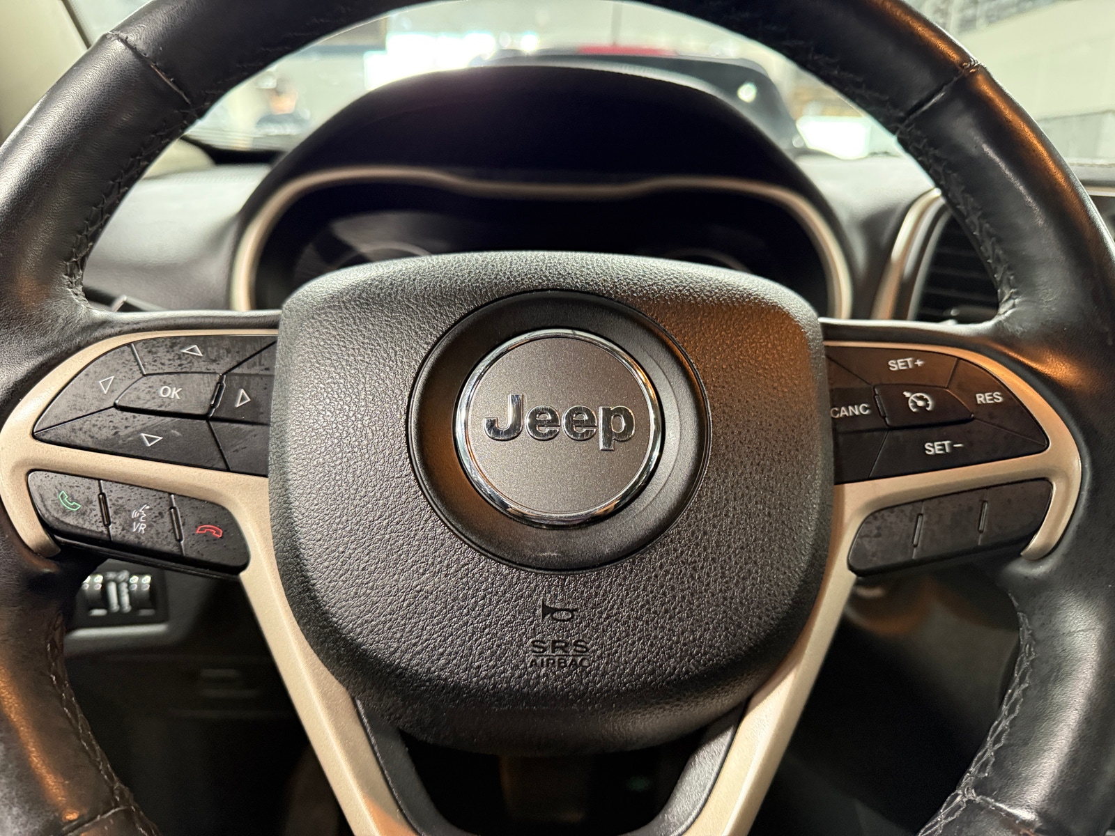 Thumbnail: 2016 Jeep Cherokee - 4