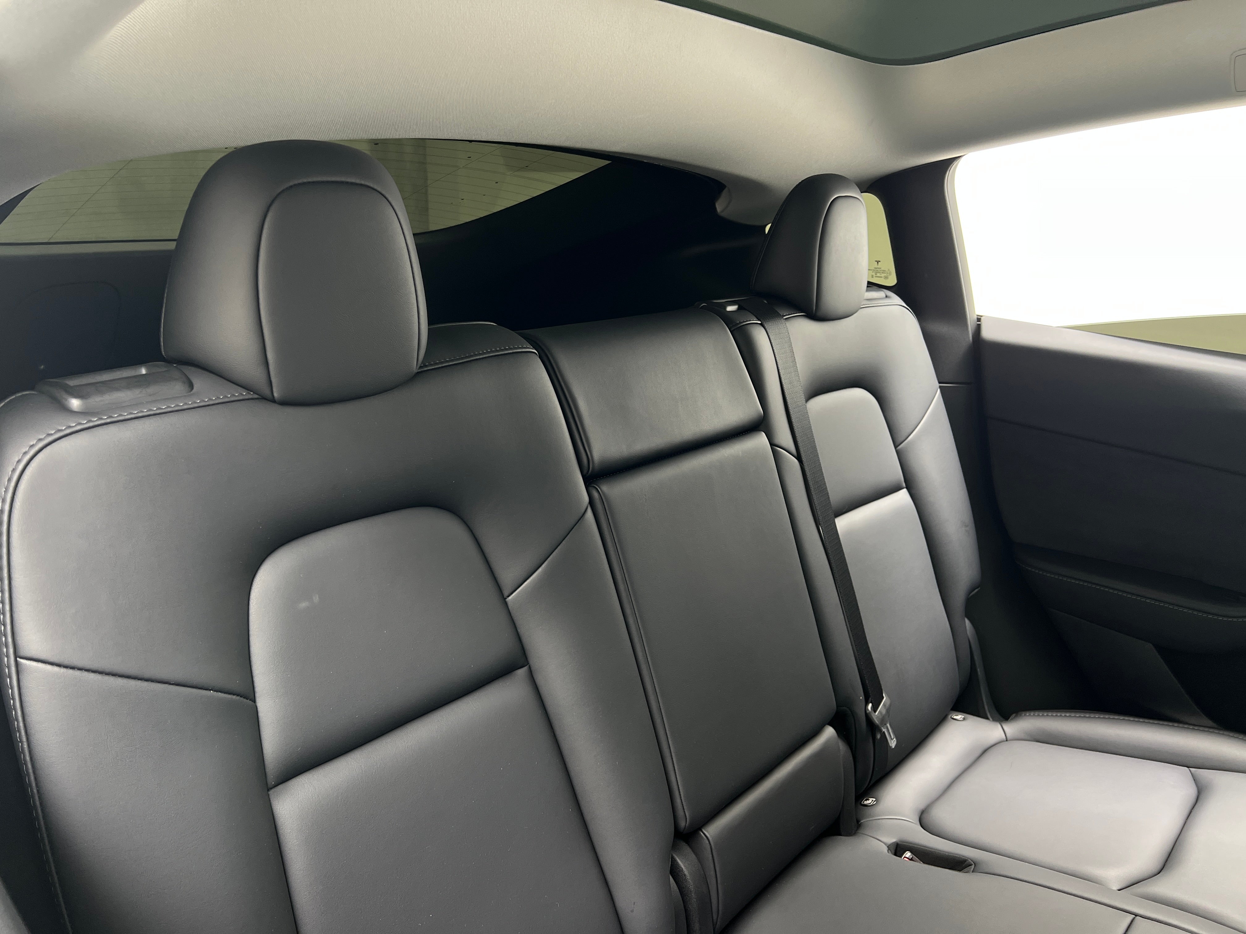 Used 2022 Tesla Model Y Long Range with VIN 7SAYGAEE0NF558922 for sale in Oak Creek, WI