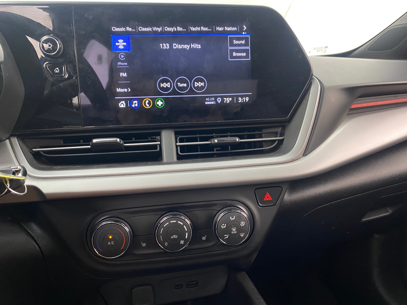 Thumbnail: 2024 Chevrolet Trax - 4