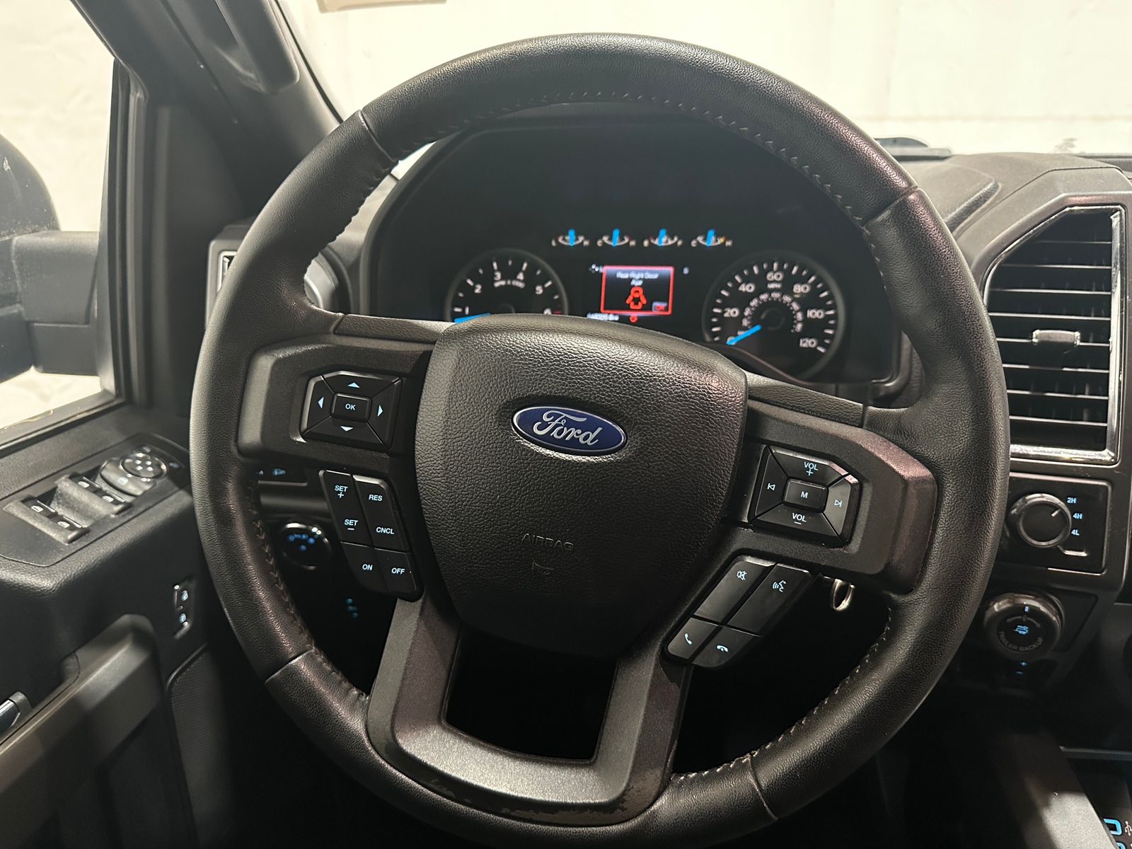 Thumbnail: 2017 Ford Econoline - 4