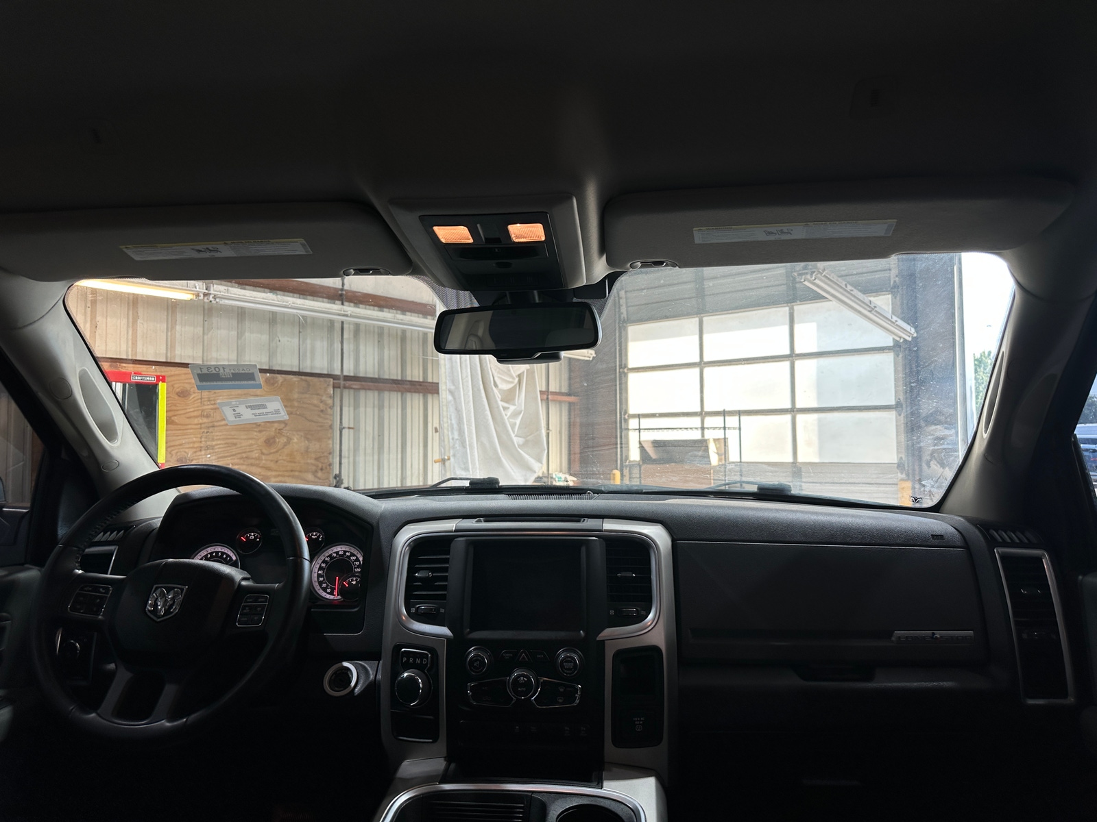 Thumbnail: 2019 RAM 1500 Classic - 3