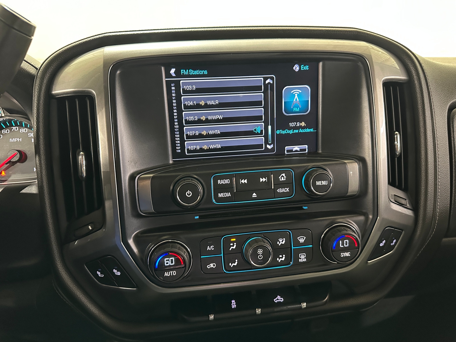 Thumbnail: 2016 Chevrolet Silverado 1500 - 3
