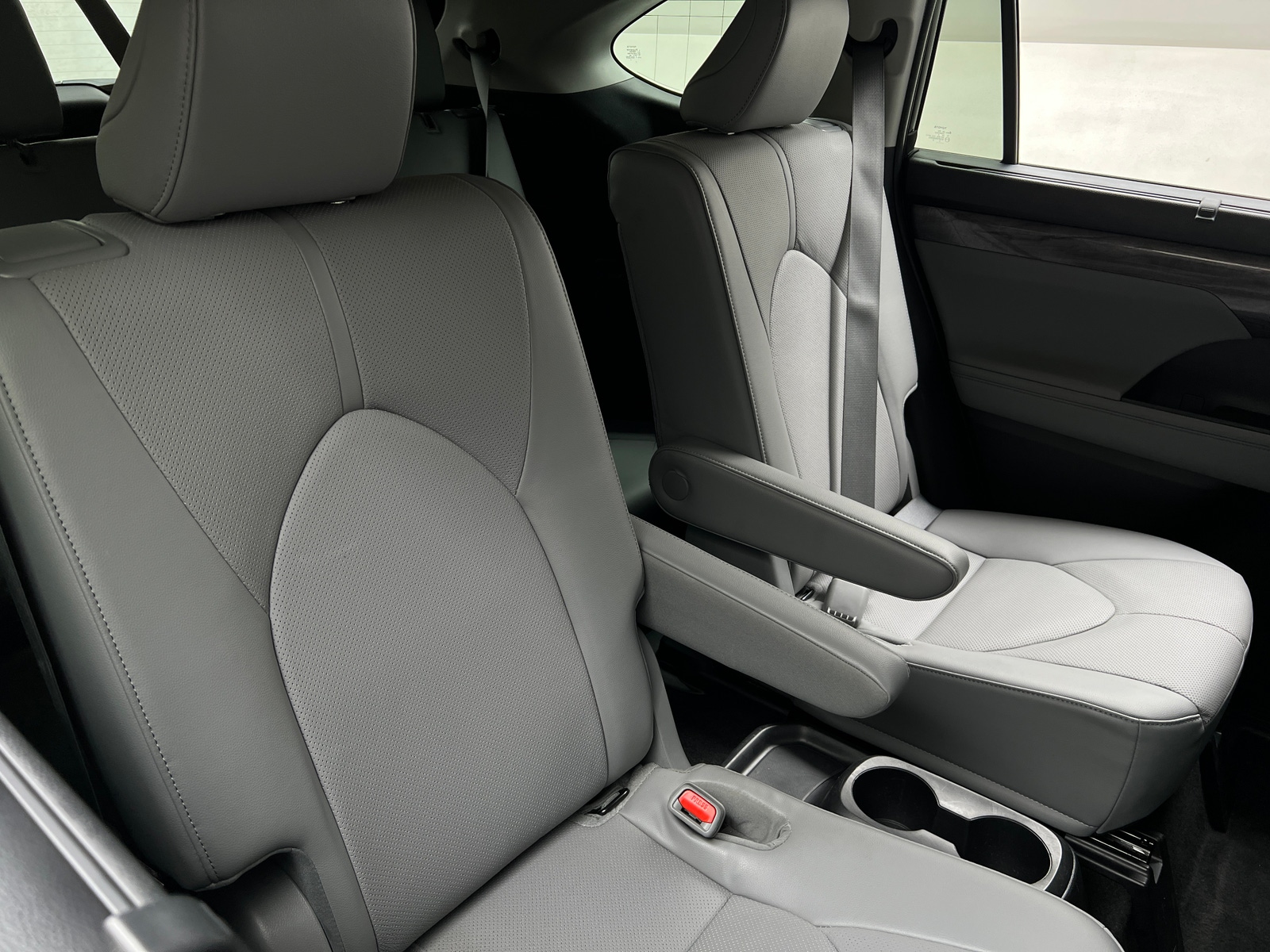 Thumbnail: 2023 Toyota Highlander - 5