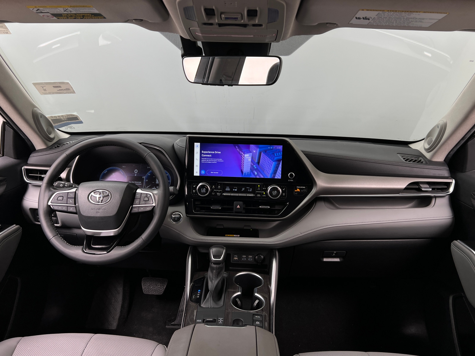 Thumbnail: 2023 Toyota Highlander - 2