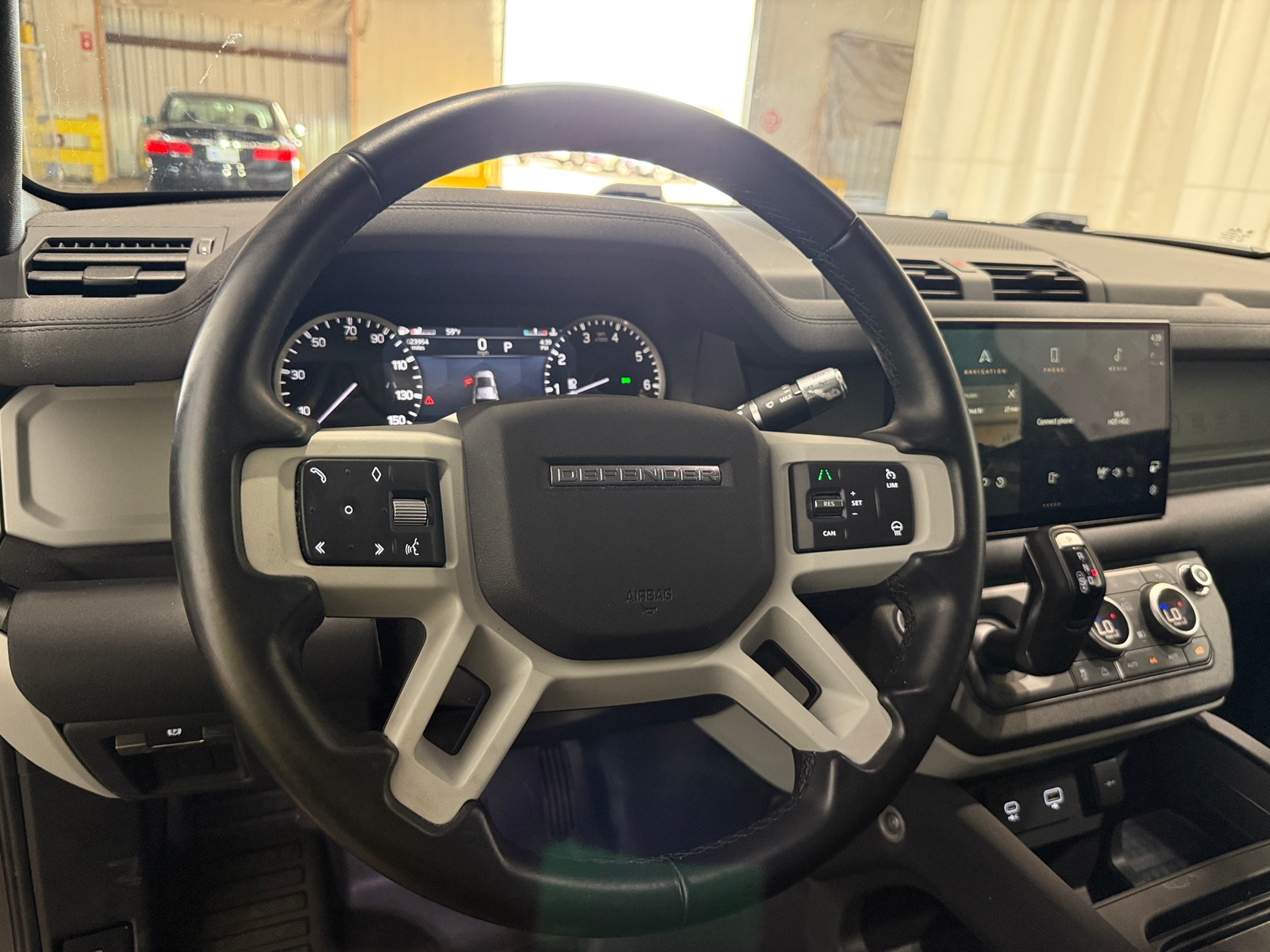 Thumbnail: 2022 Land Rover Defender - 5