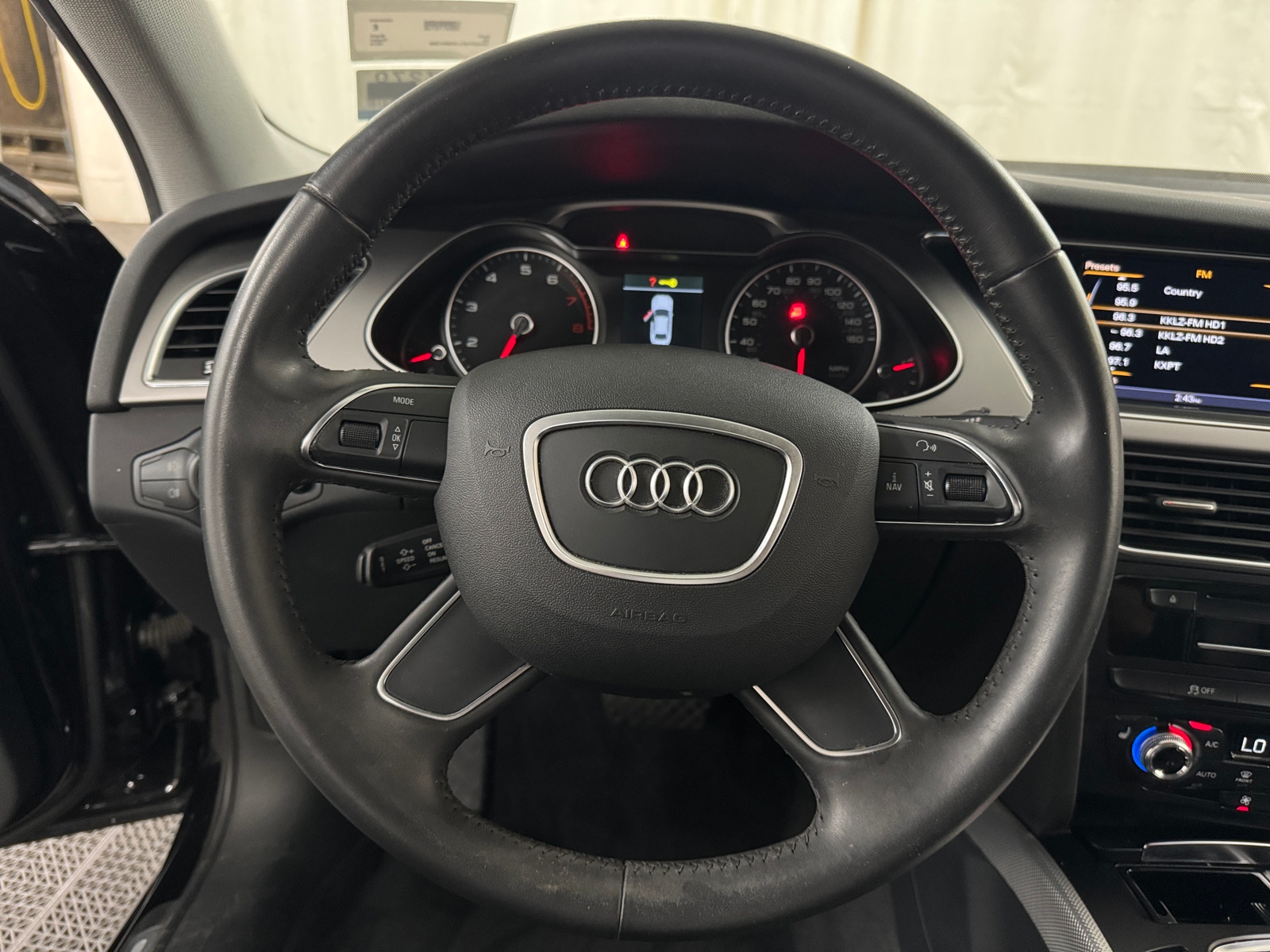 Thumbnail: 2014 Audi A4 - 4
