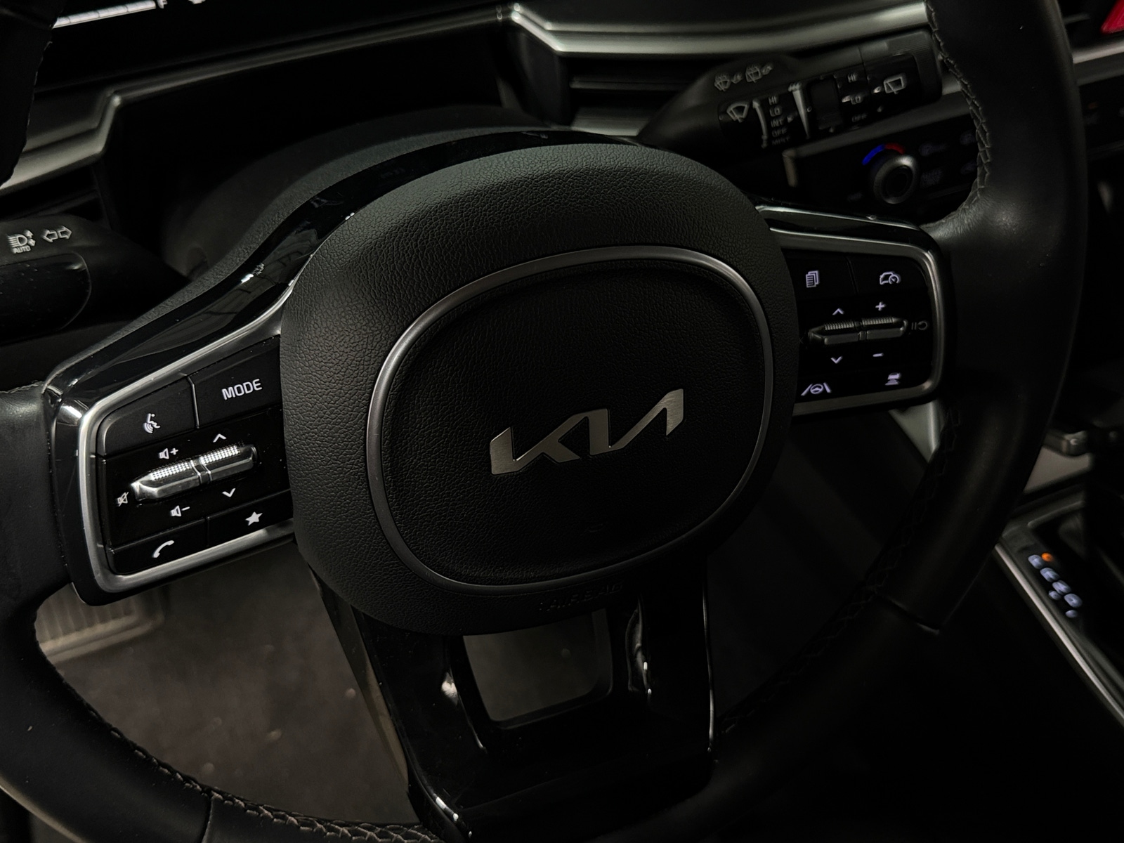 Thumbnail: 2024 Kia Sorento - 4