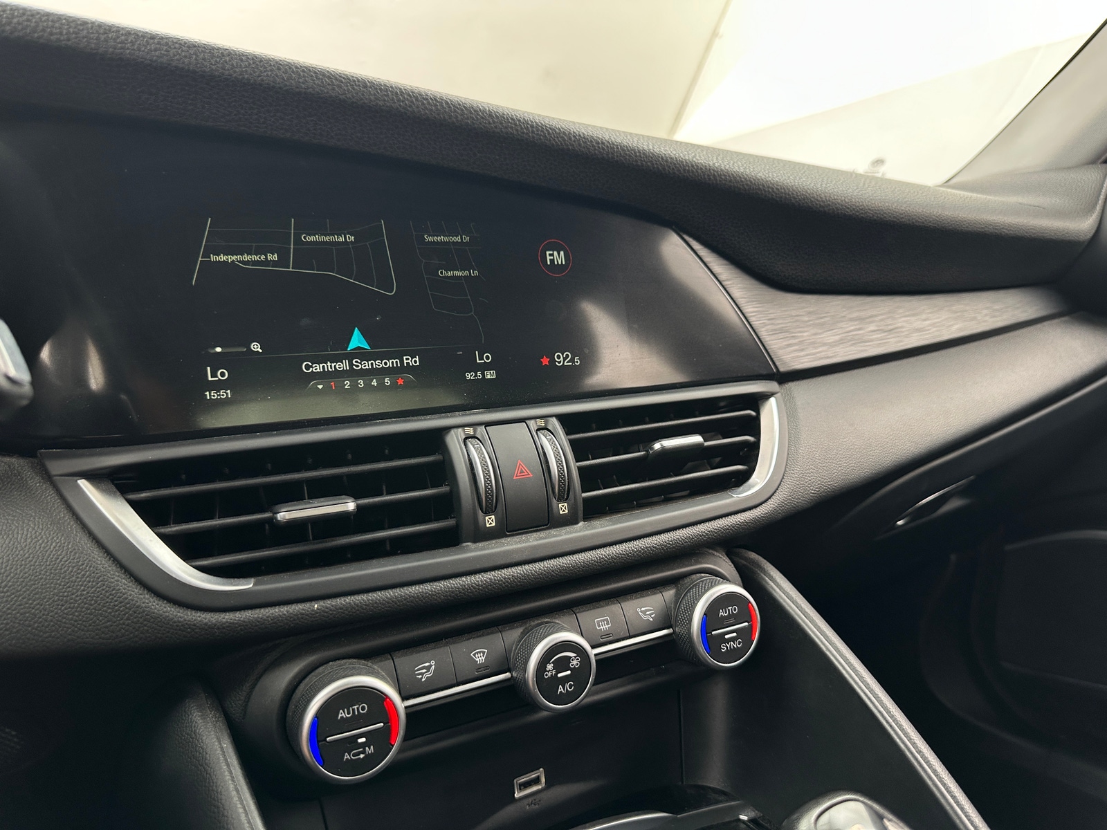 Thumbnail: 2018 Alfa Romeo Giulia - 3