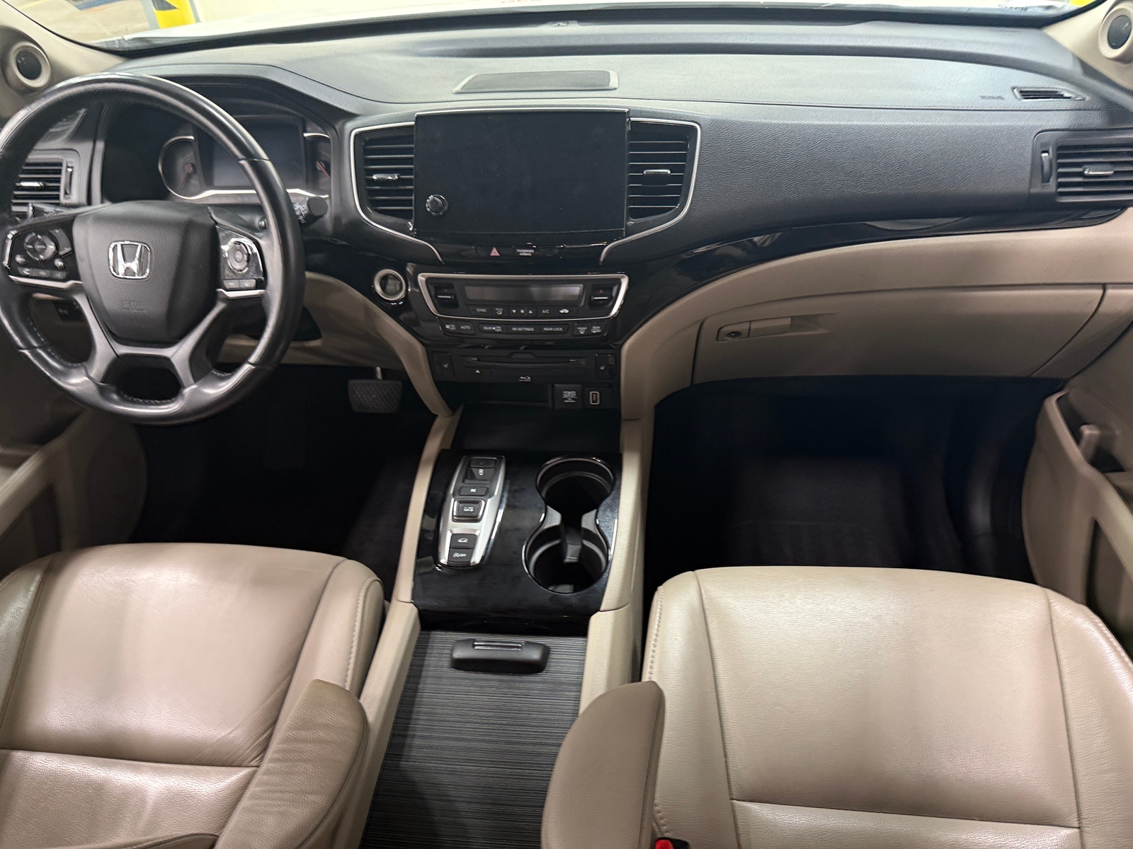Thumbnail: 2019 Honda Pilot - 2
