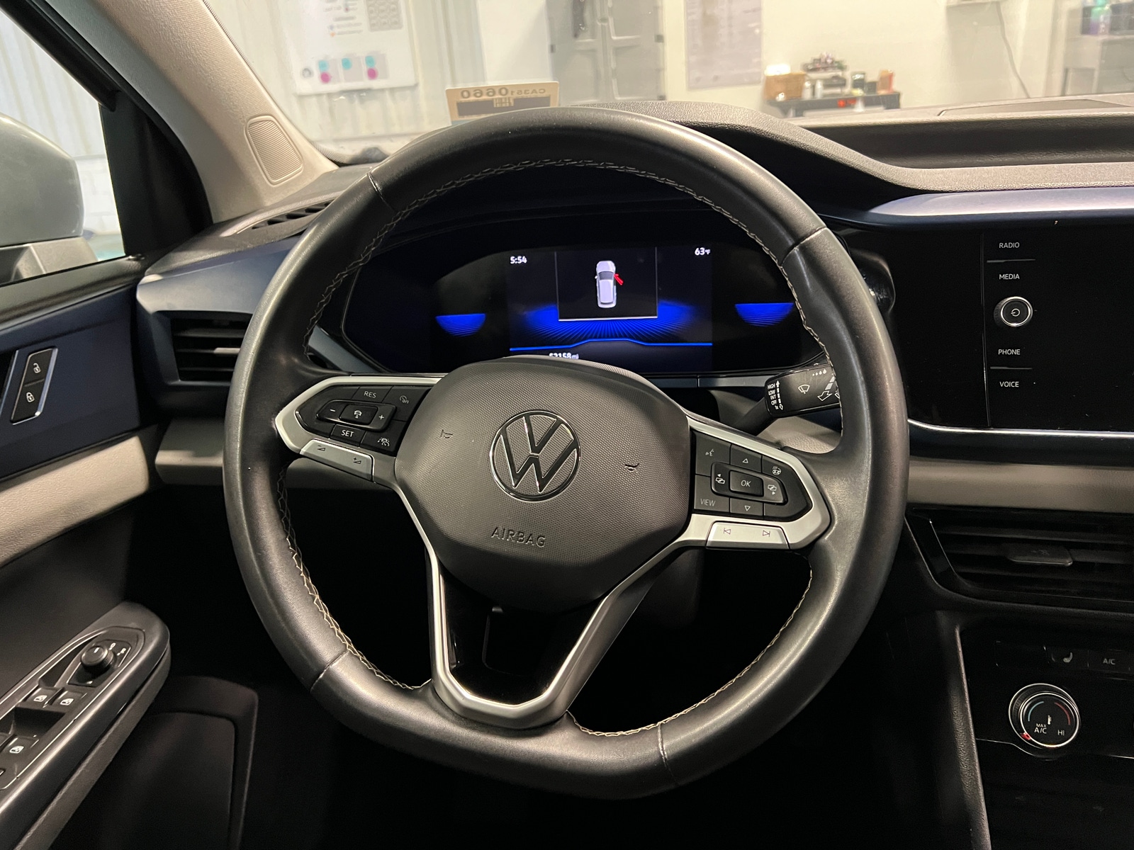 Thumbnail: 2023 Volkswagen Taos - 5