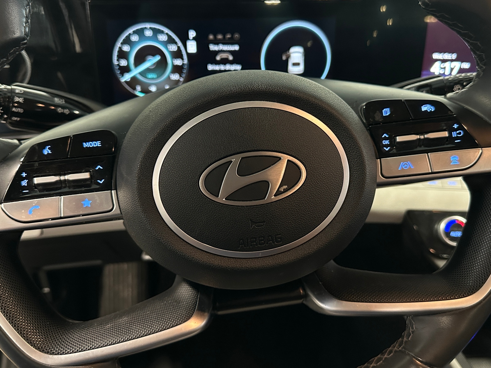 Thumbnail: 2024 Hyundai Elantra - 4
