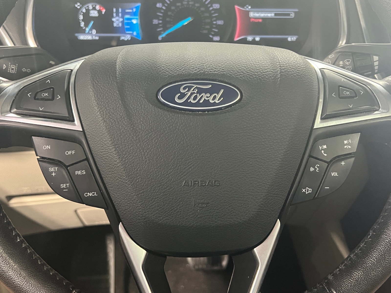 Thumbnail: 2019 Ford Edge - 4