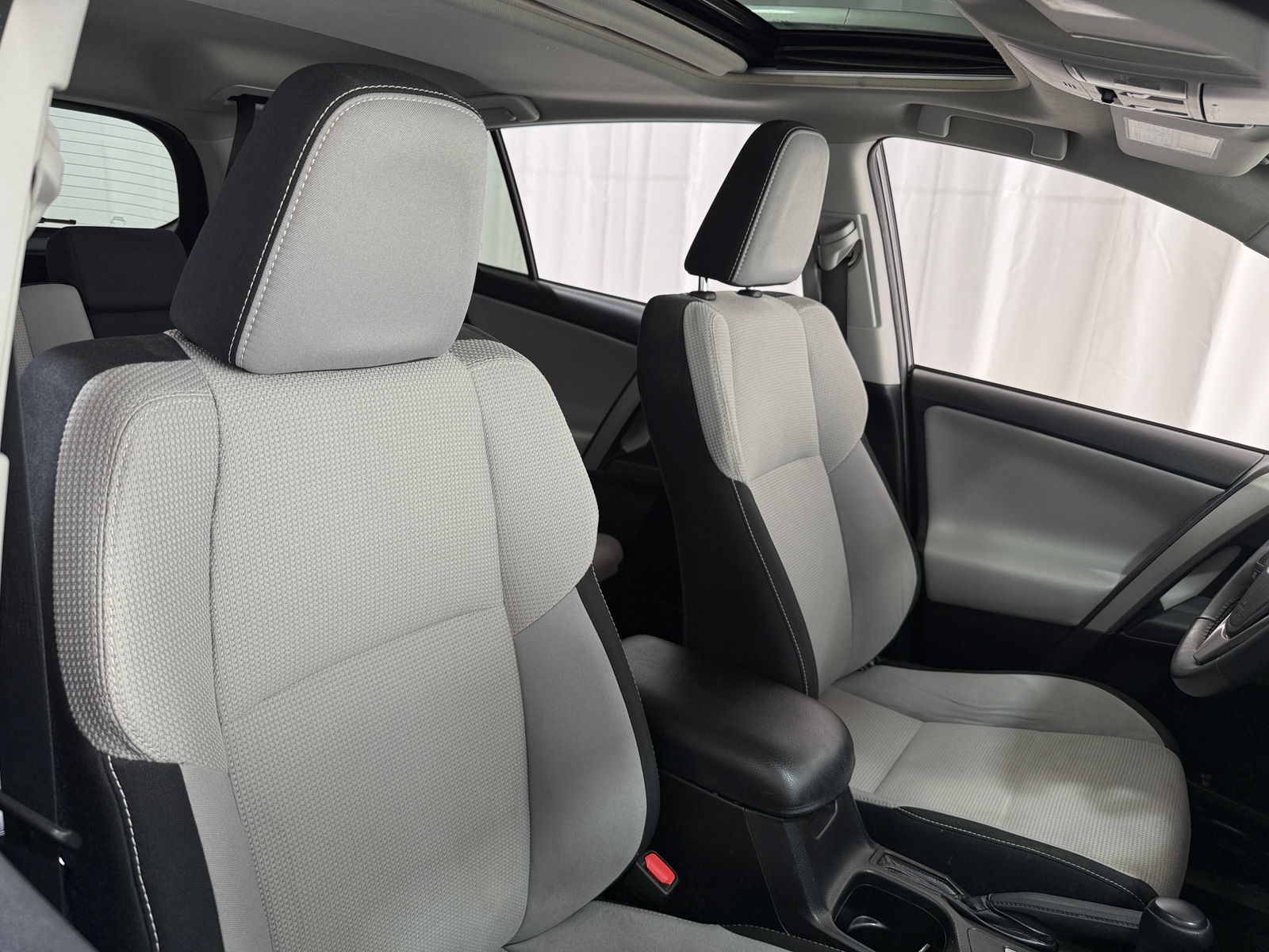 Thumbnail: 2016 Toyota RAV4 - 2