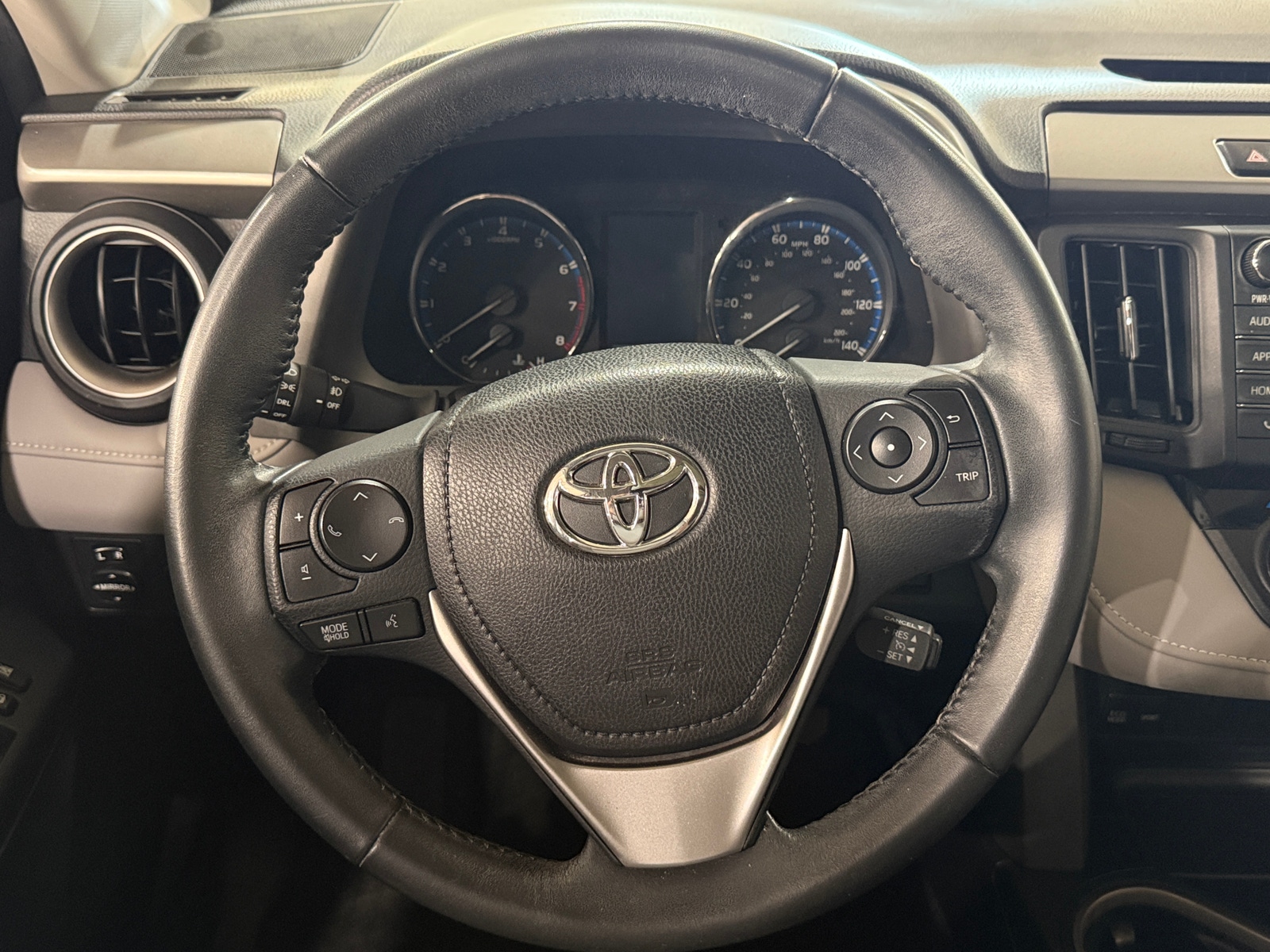 Thumbnail: 2016 Toyota RAV4 - 5