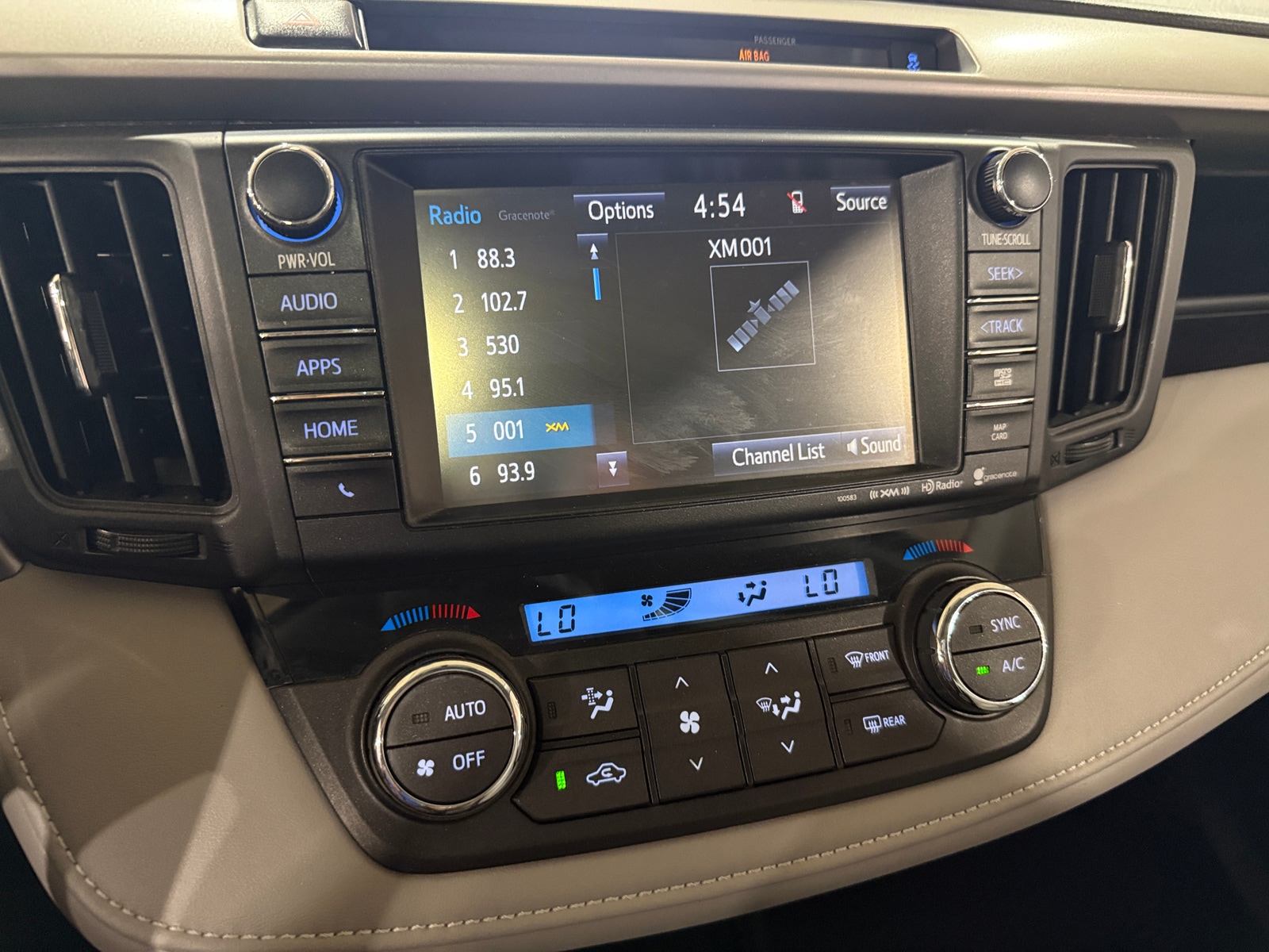 Thumbnail: 2016 Toyota RAV4 - 4