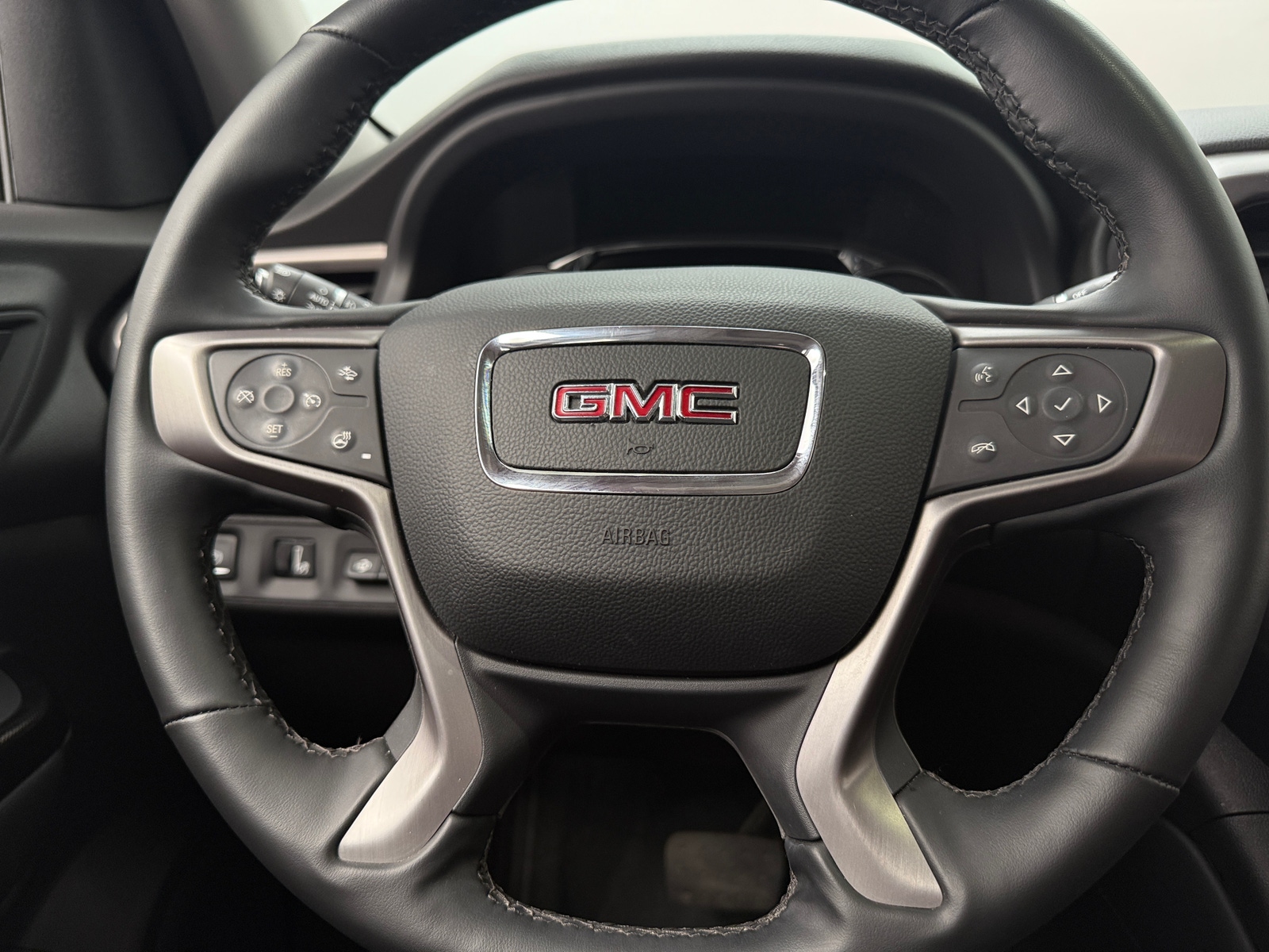 Thumbnail: 2023 GMC Acadia - 4