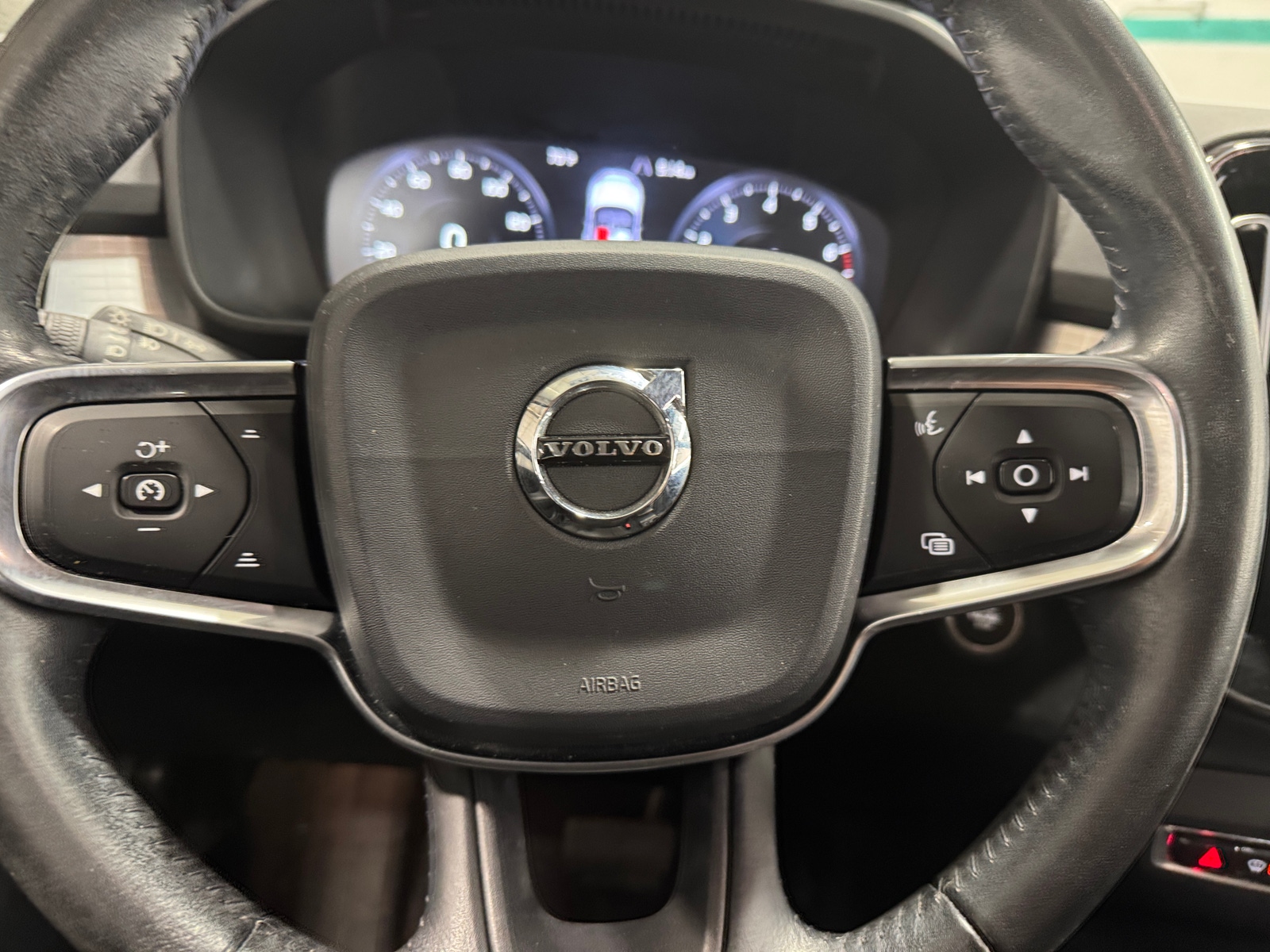 Thumbnail: 2020 Volvo XC40 - 5