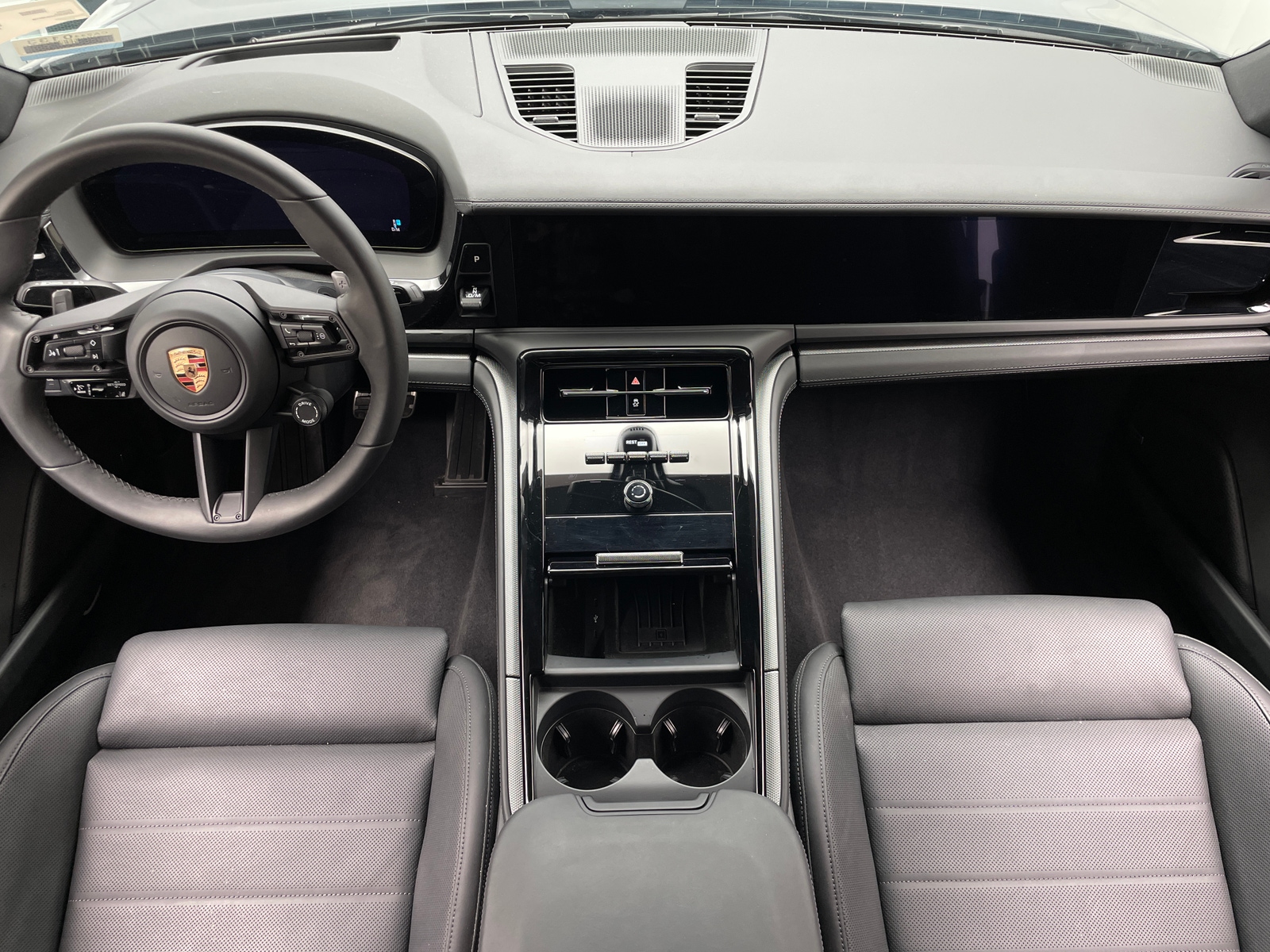 Thumbnail: 2025 Porsche Panamera - 2