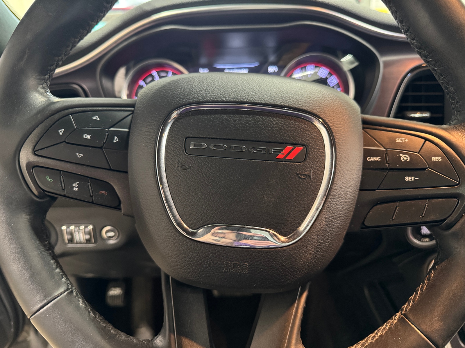 Thumbnail: 2018 Dodge Challenger - 4