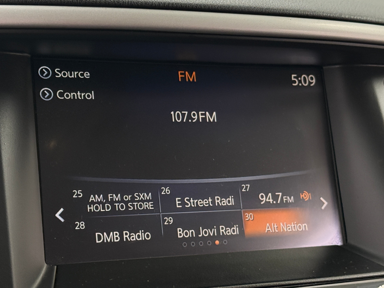 Thumbnail: 2019 Nissan Pathfinder - 4