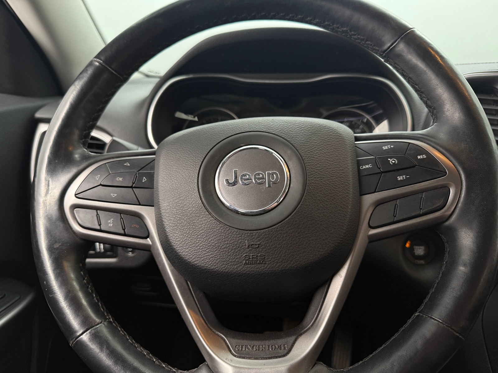 Thumbnail: 2019 Jeep Cherokee - 5