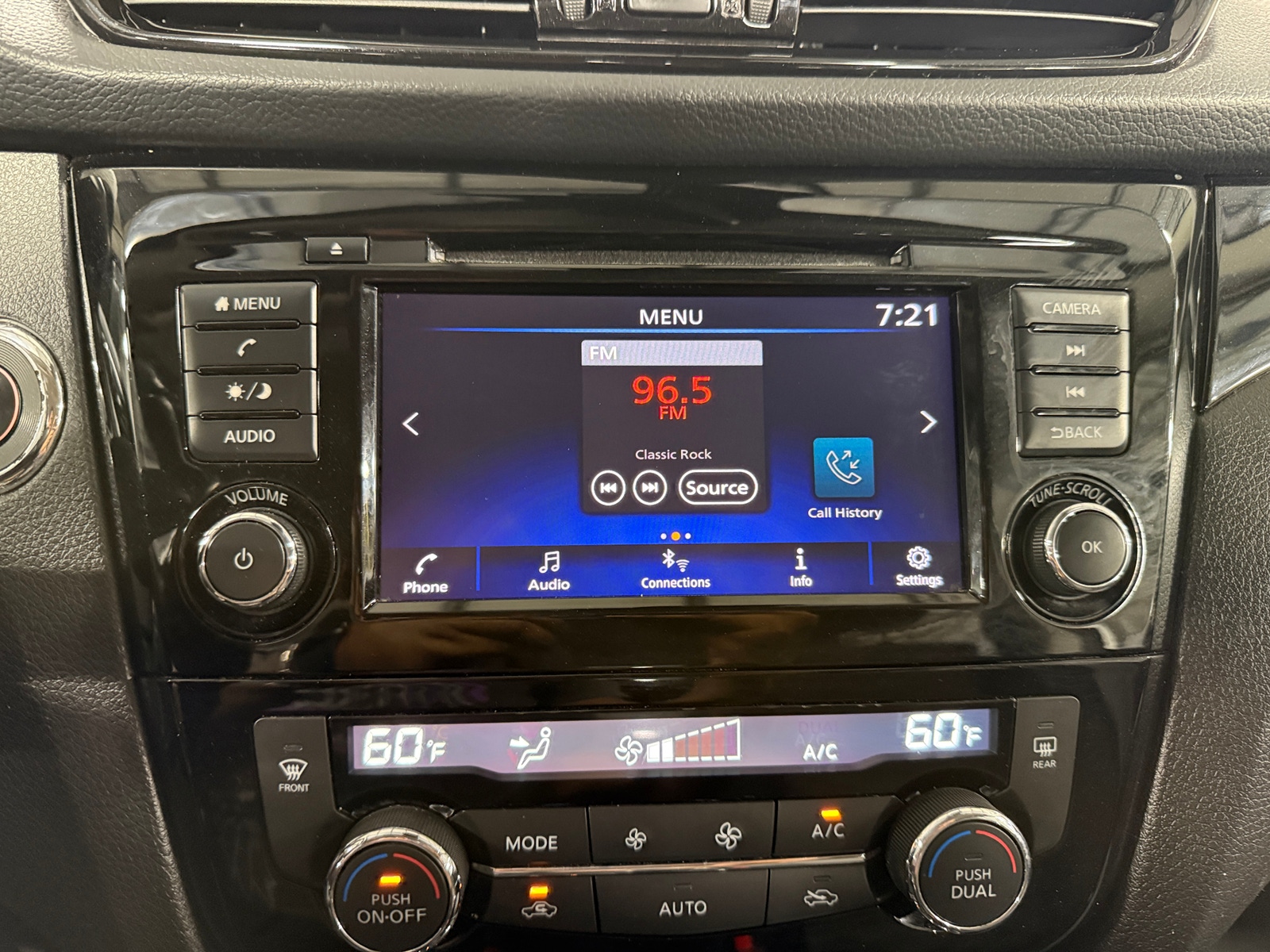 Thumbnail: 2022 Nissan Rogue Sport - 4