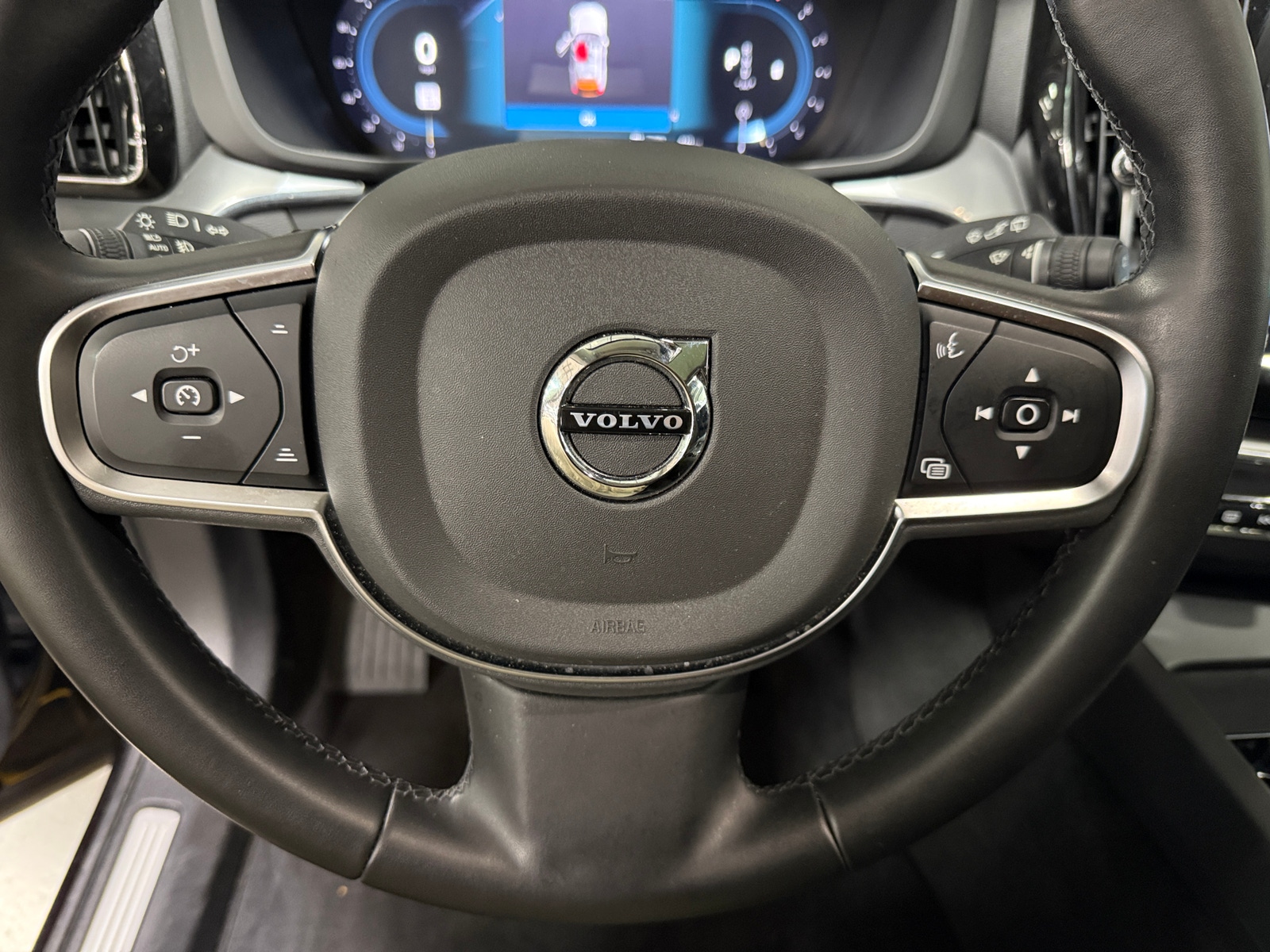 Thumbnail: 2024 Volvo XC60 - 4